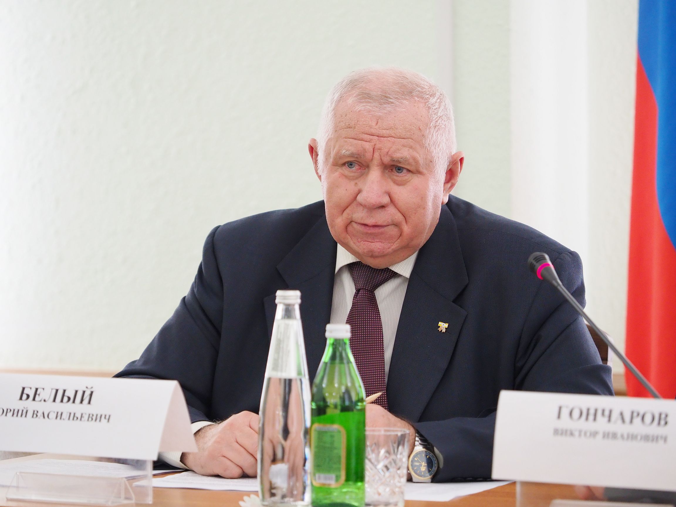 Проблемы нужно решать комплексно
