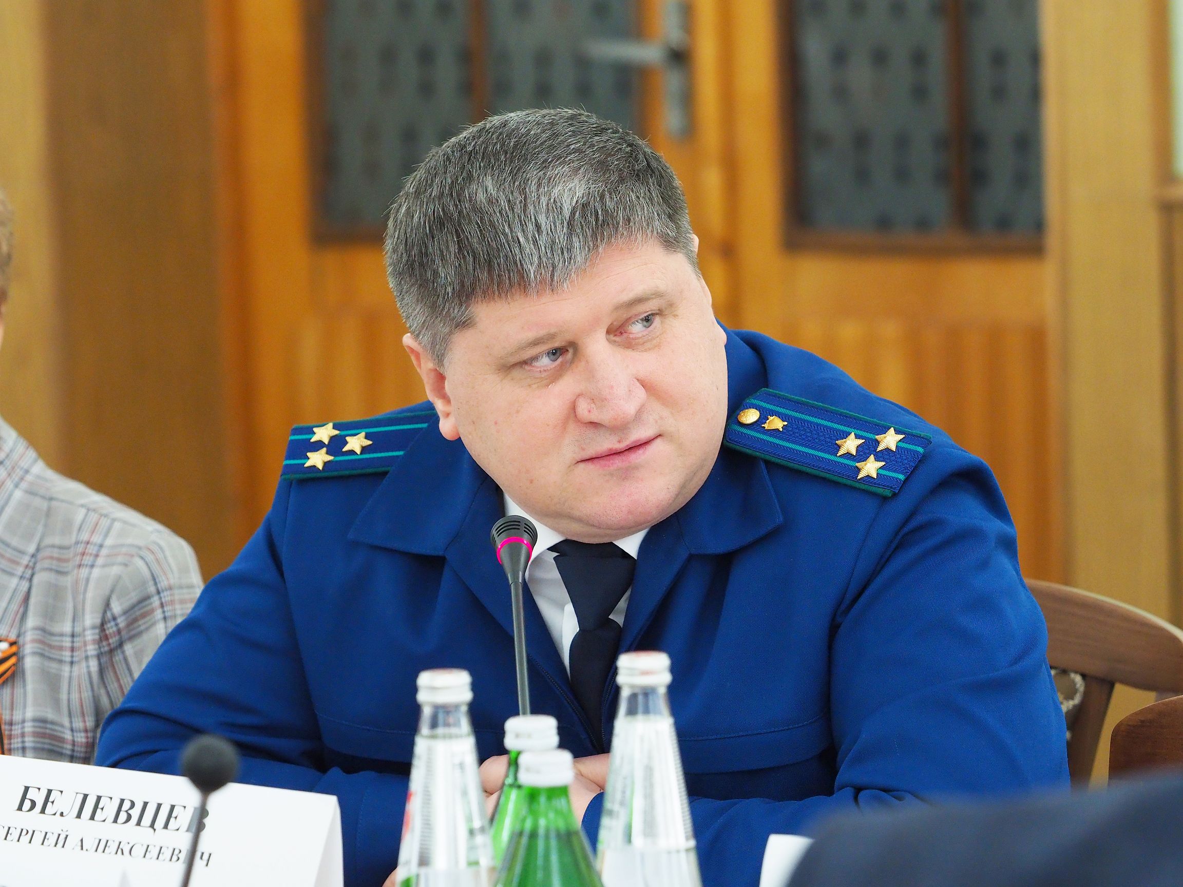 Проблемы нужно решать комплексно