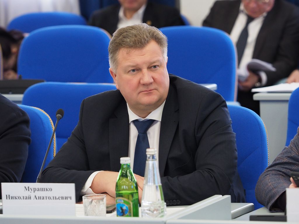 Исполнение законов под депутатским контролем