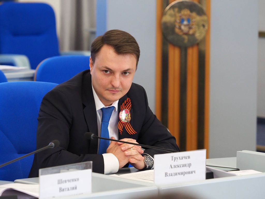Исполнение законов под депутатским контролем