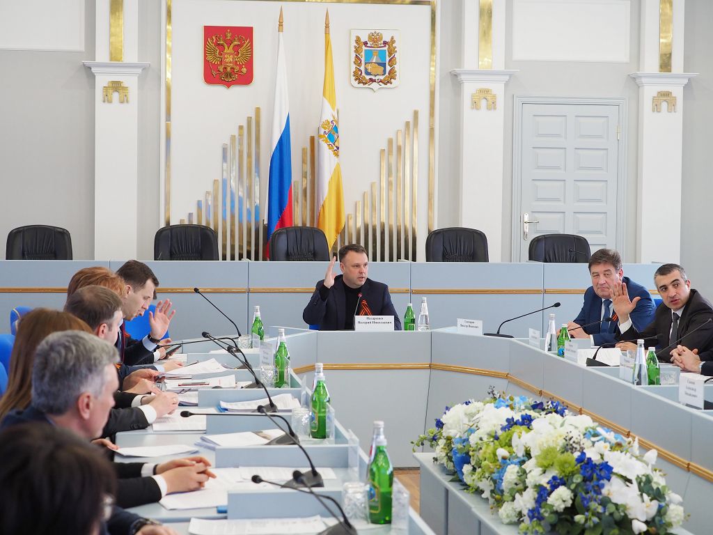 Исполнение законов под депутатским контролем