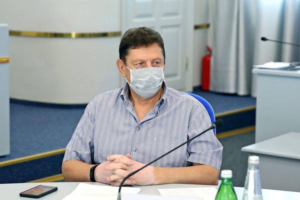 Проблему задолженности за услуги ЖКХ обсудили краевые депутаты