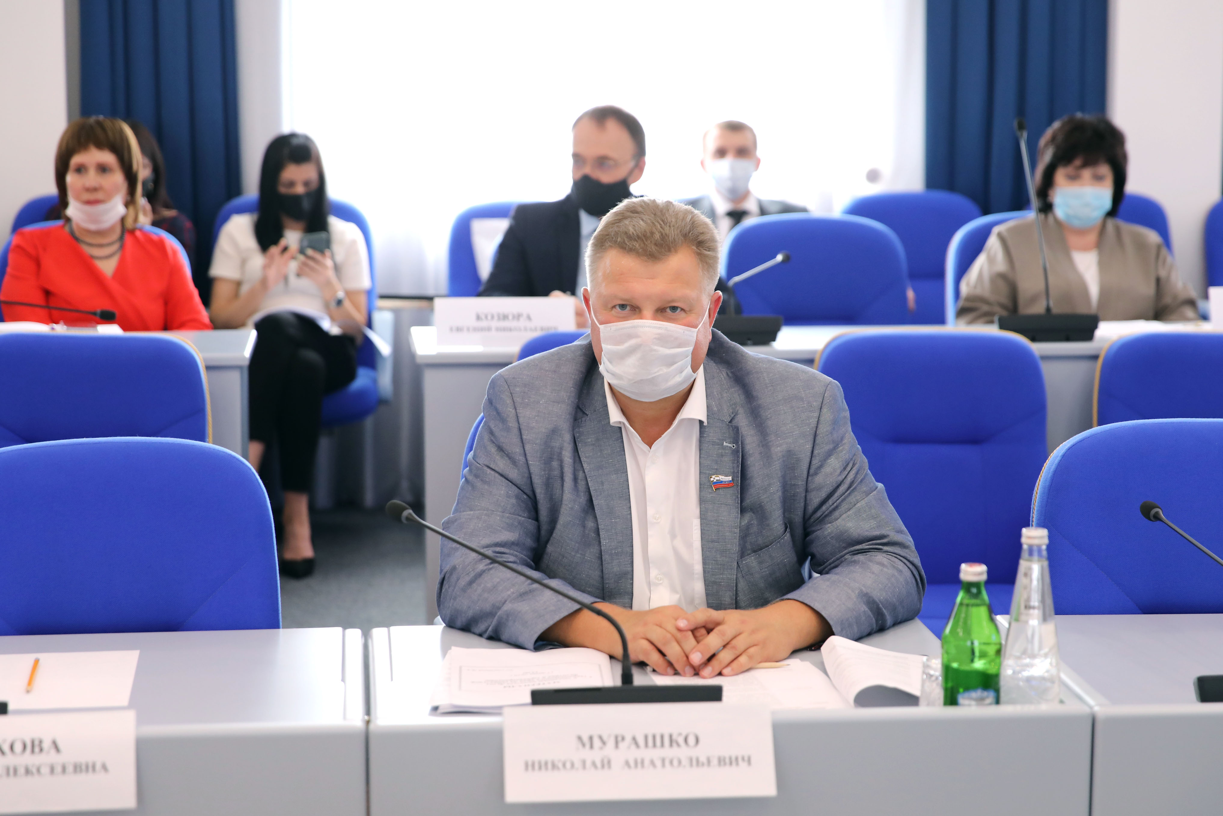 Реализацию мер поддержки медицинских и соцработников в период распространения коронавируса обсудили депутаты
