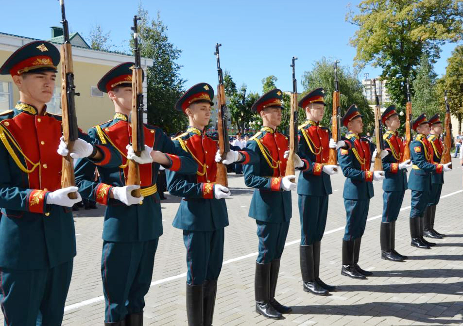 Депутаты Думы Ставрополья поздравили школьников с началом учебного года