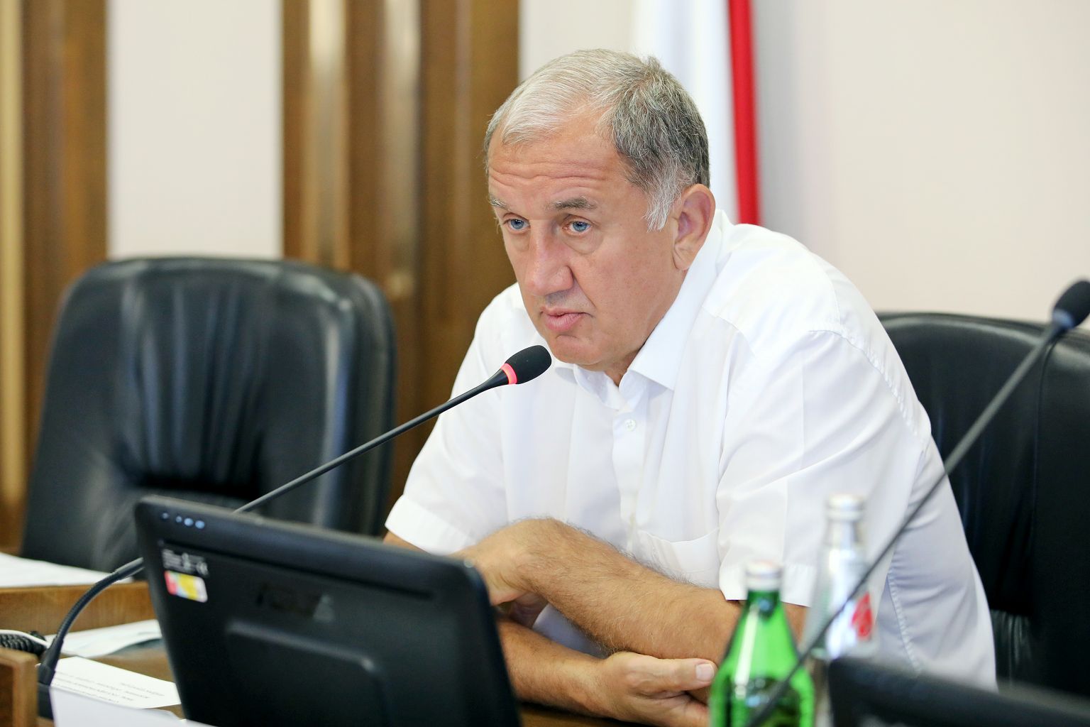 Закон о бесплатных парковках возле социальных объектов обсудили в Думе Ставропольского края