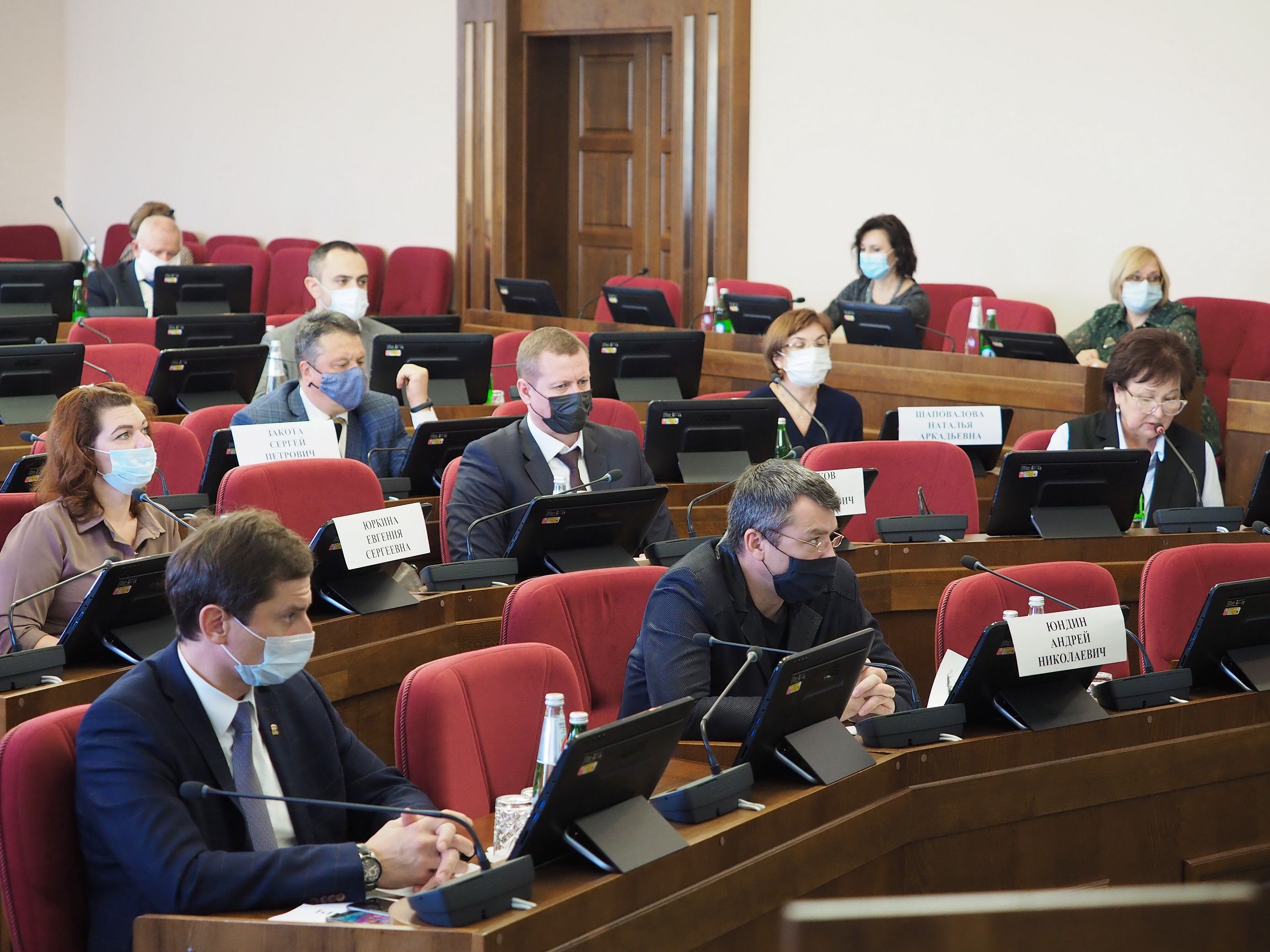 Краевые законодатели держат на контроле обеспечение школьников горячим питанием