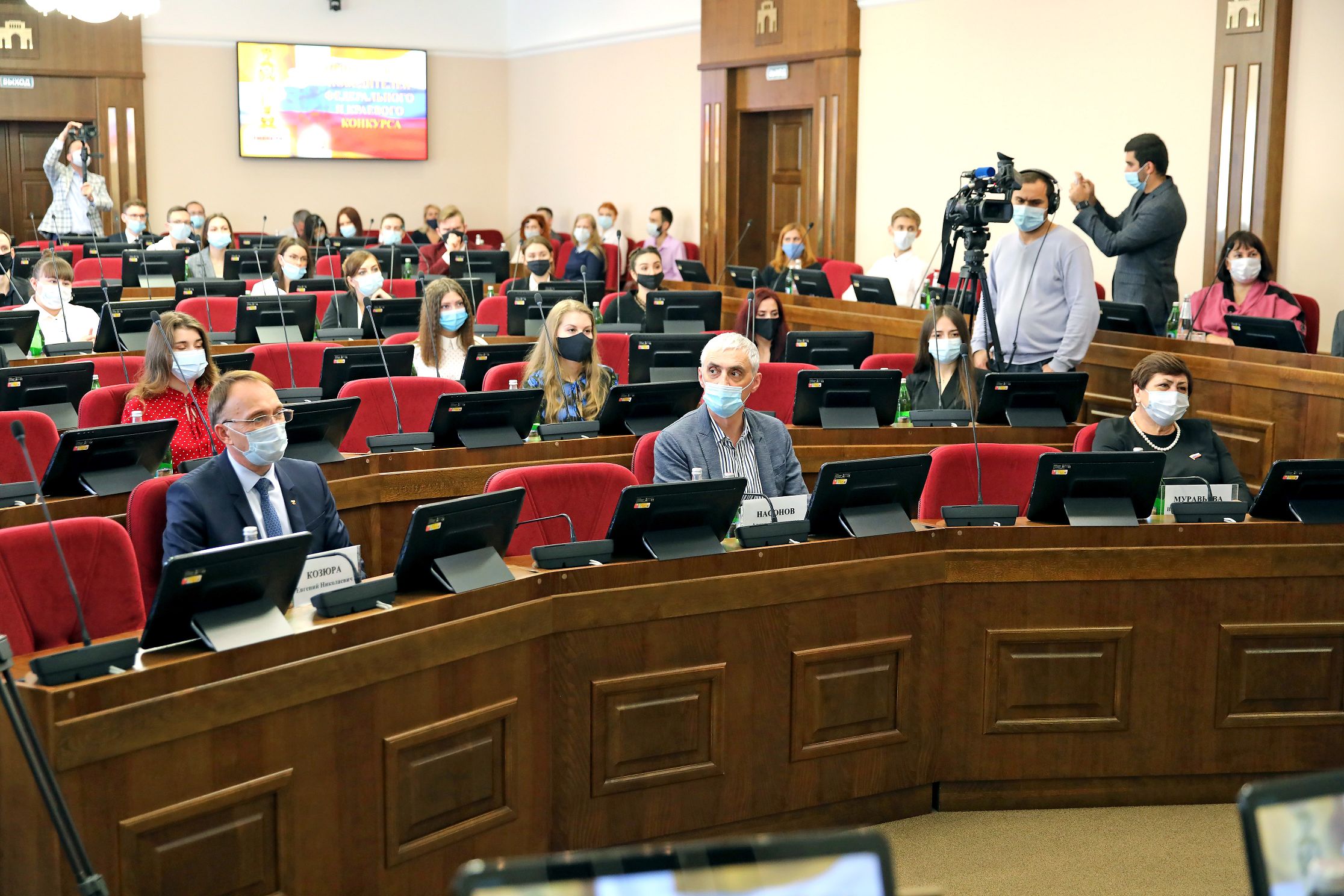 В краевой Думе прошло награждение УМНИКОВ 2019 года