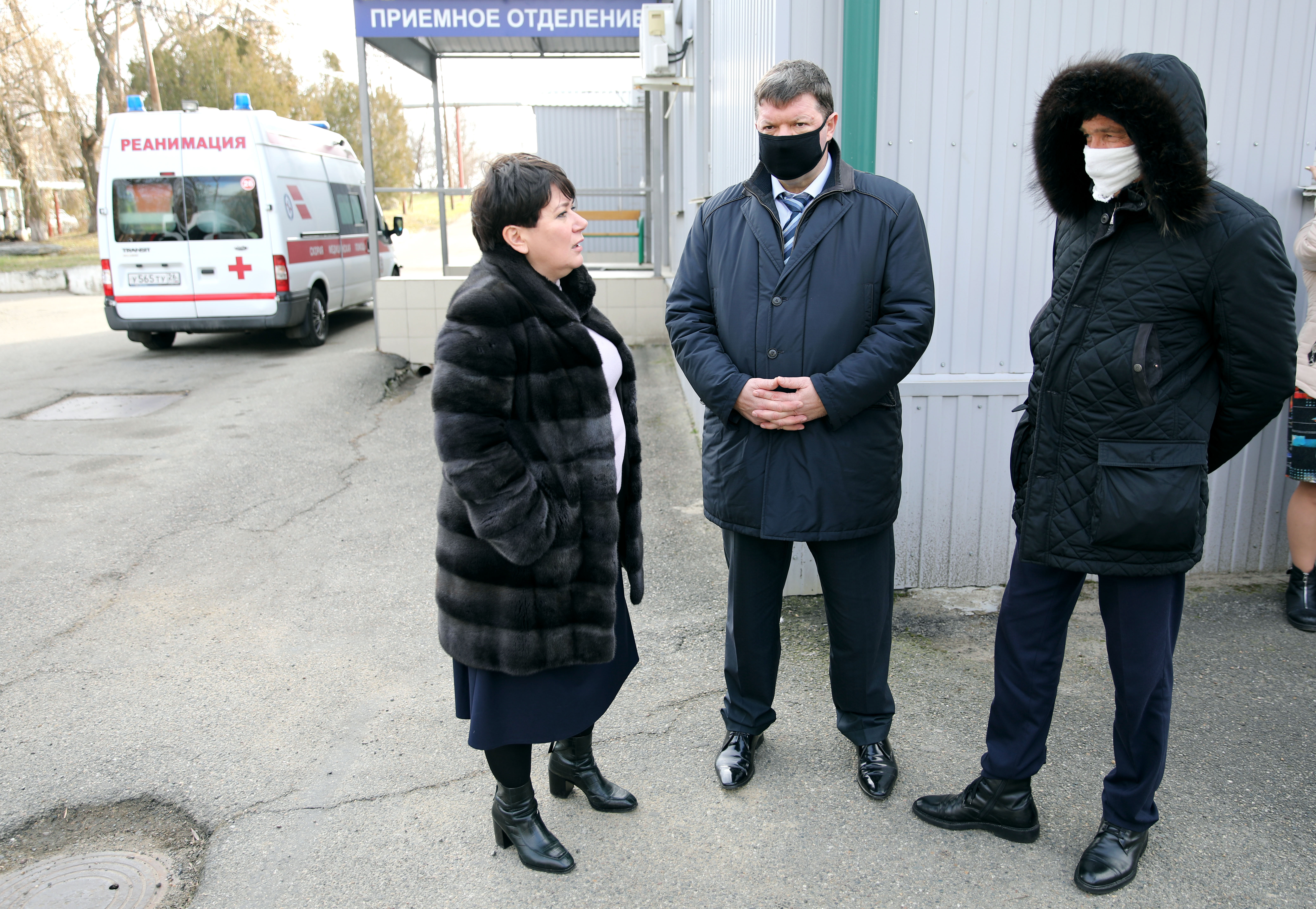 Депутаты краевой Думы передали средства индивидуальной защиты ставропольским медикам