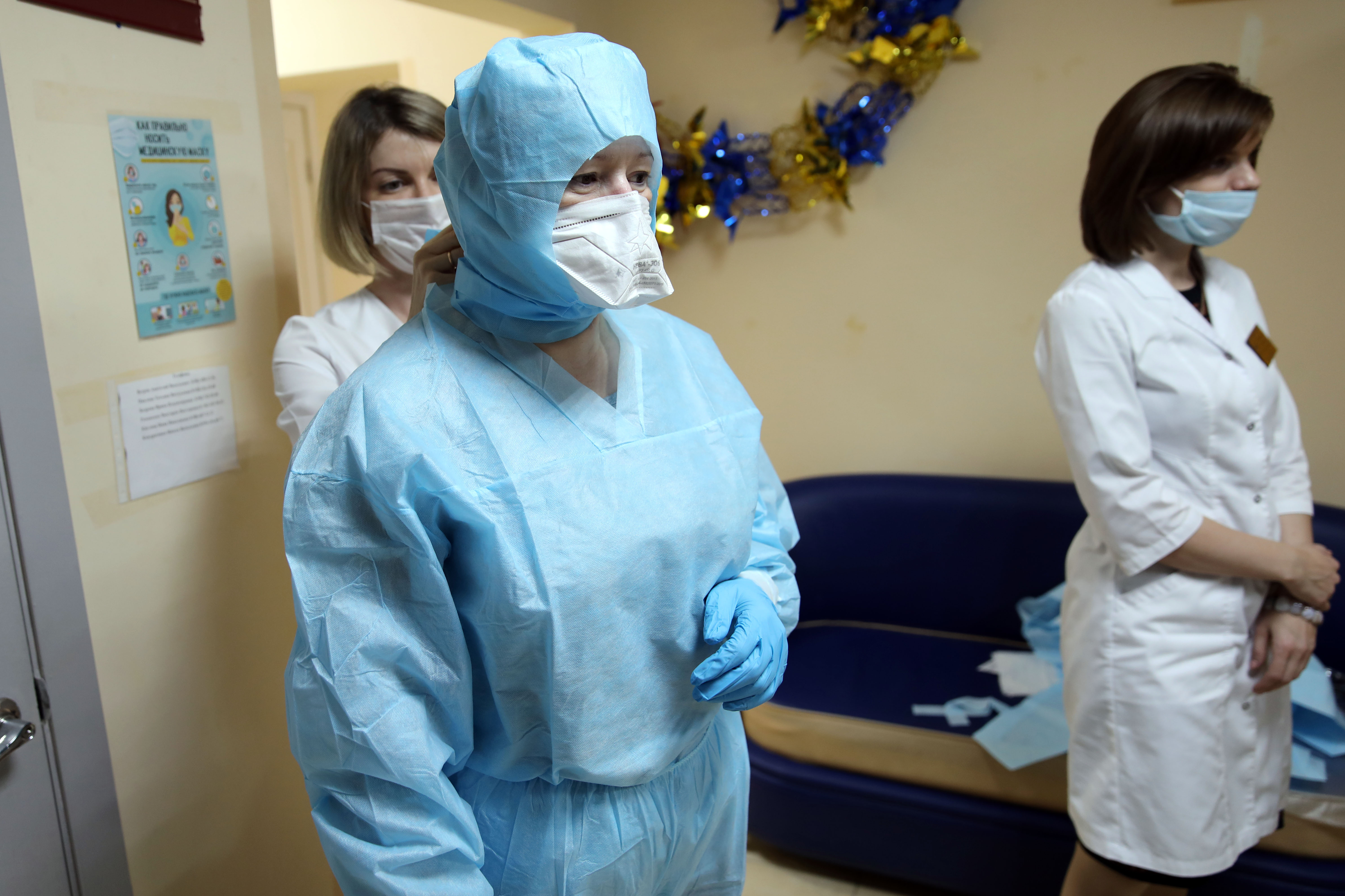 Депутаты краевой Думы передали средства индивидуальной защиты ставропольским медикам
