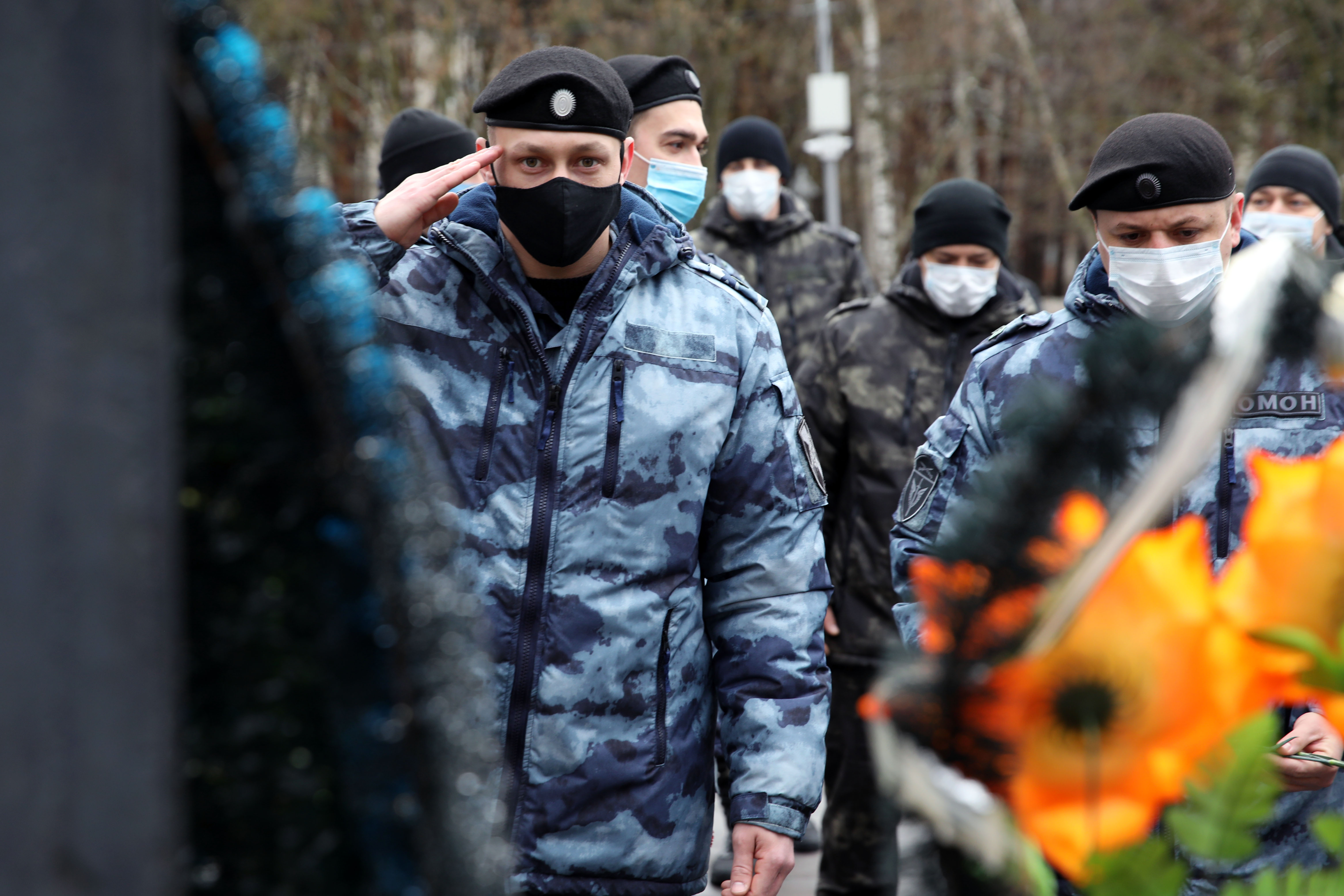 Краевые парламентарии почтили память воинов, погибших в локальных конфликтах