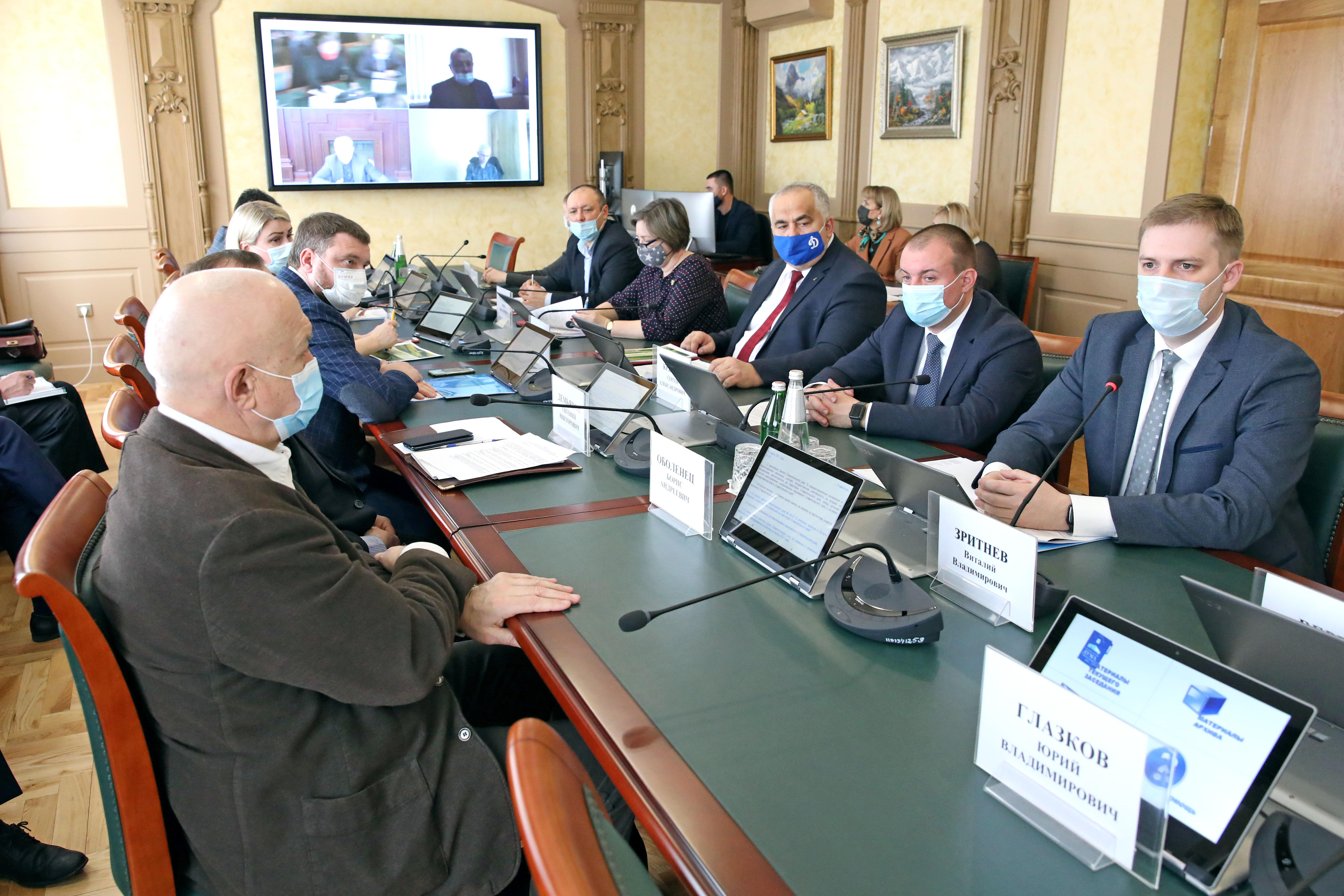 Депутаты держат на контроле организацию работы по заключению договоров аренды на земельные участки в территориях края