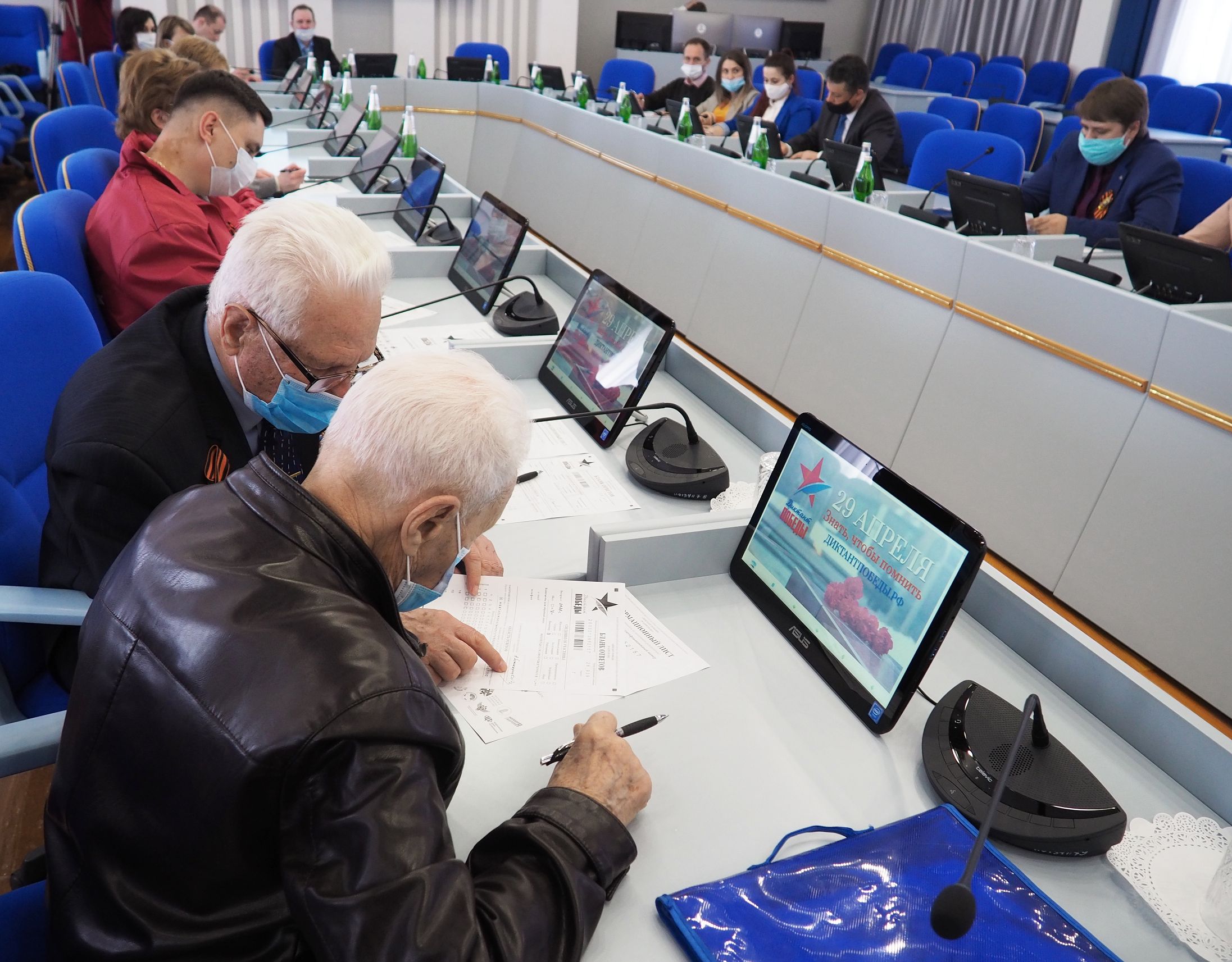 Дума Ставропольского края второй раз стала площадкой акции "Диктант Победы"