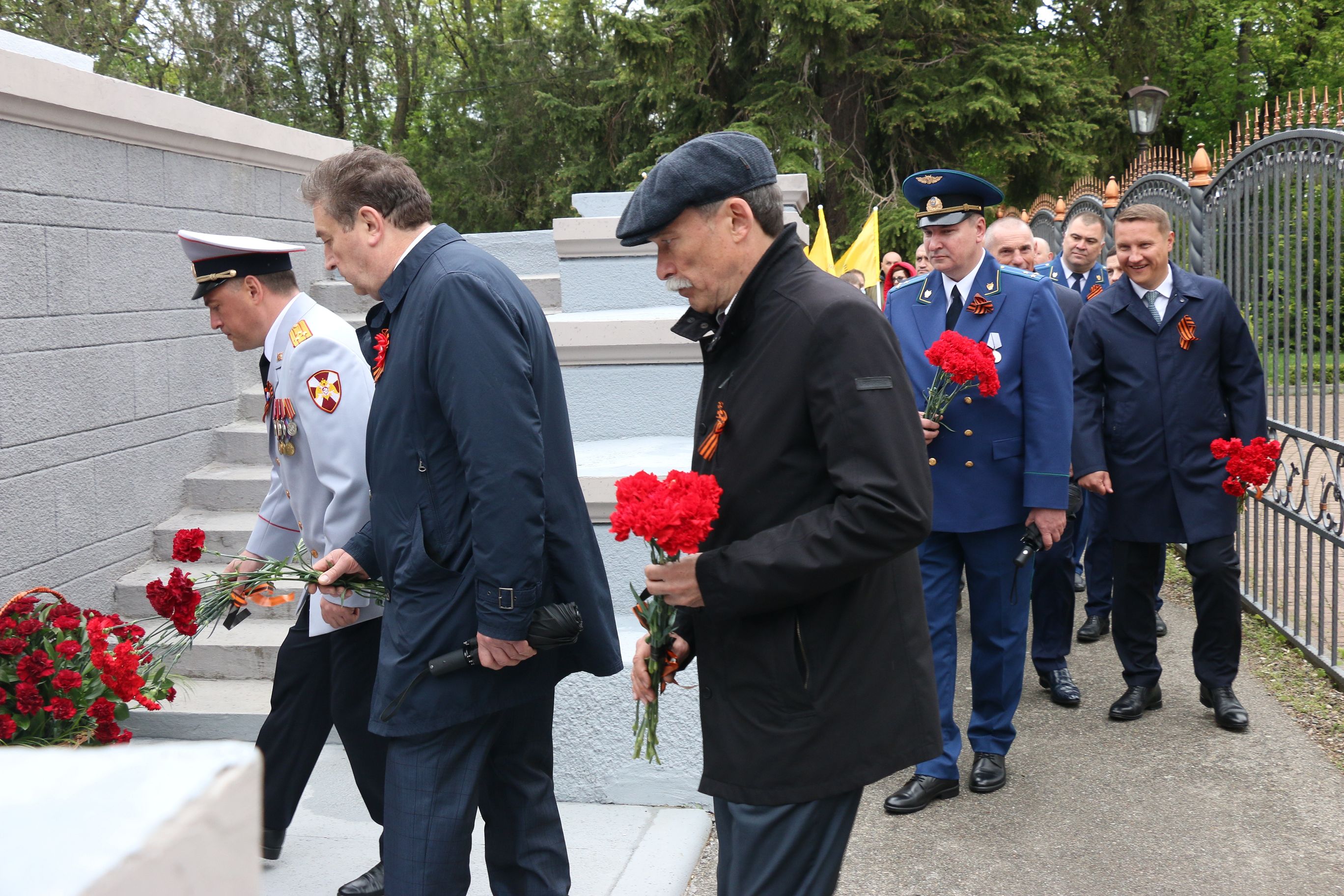 В День Победы краевые депутаты возложили цветы к мемориалу «Огонь вечной Славы»