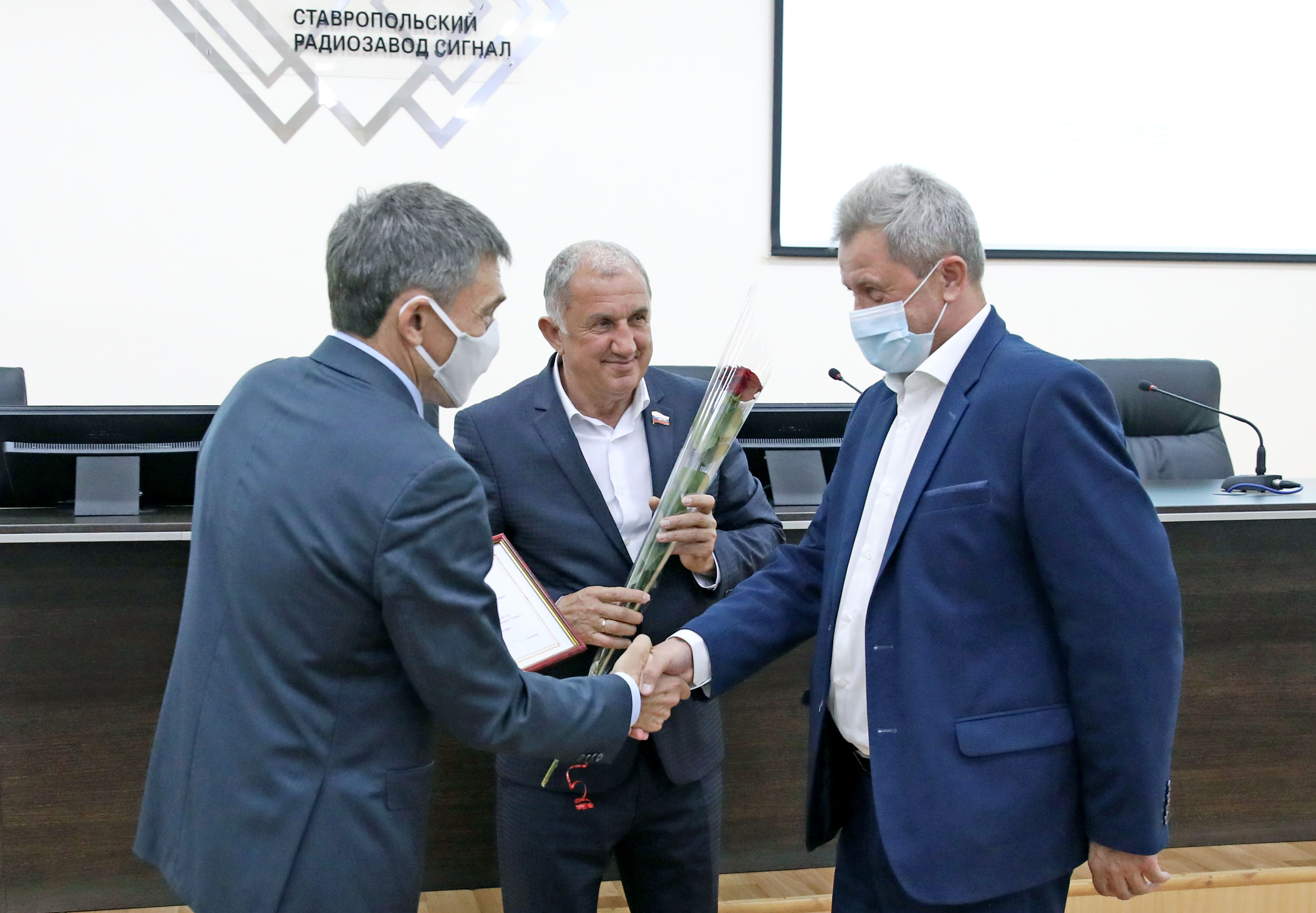 Лучшие сотрудники «Сигнала» получили поздравления от Думы Ставропольского края