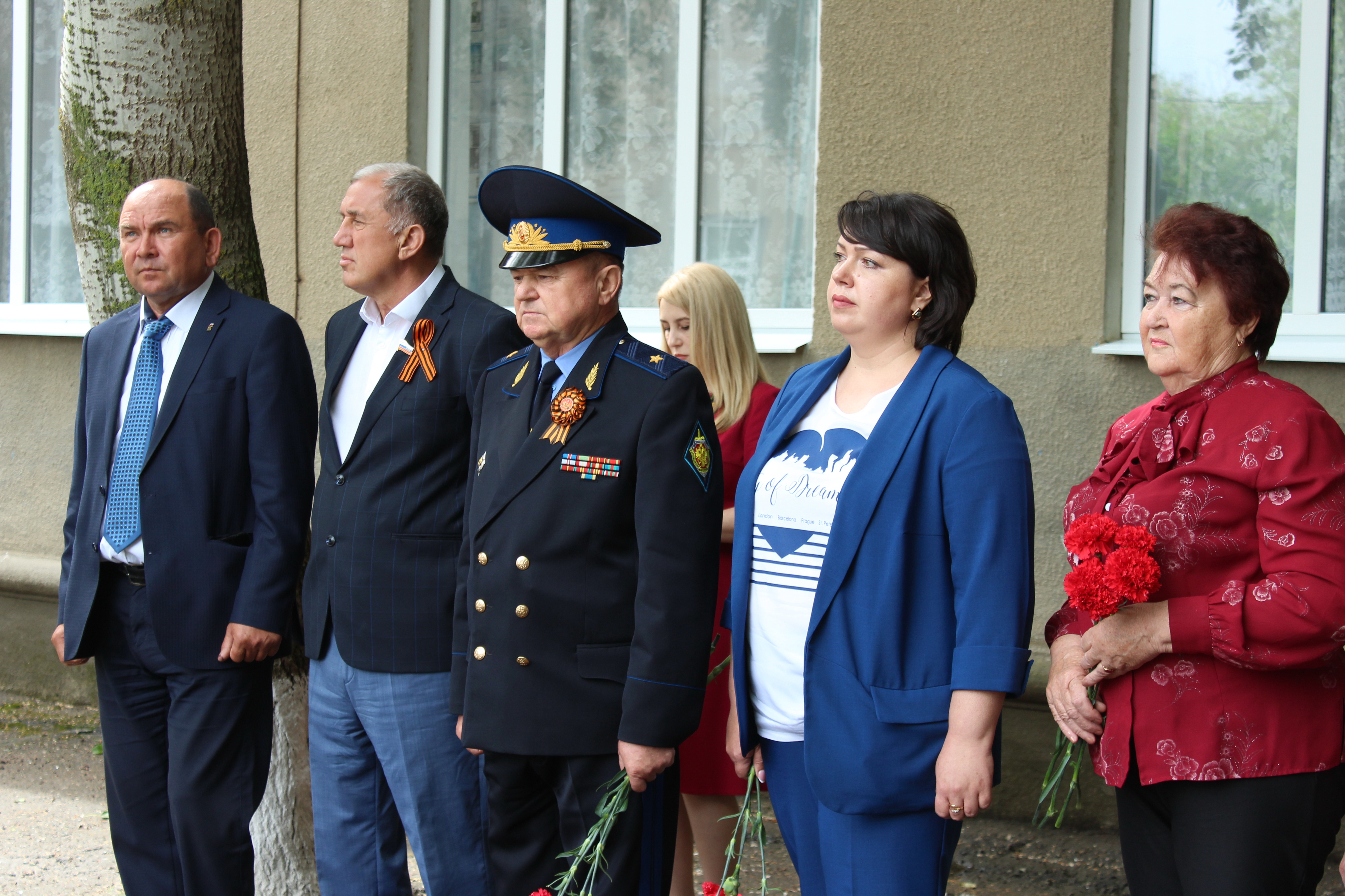 В Туркменском округе появилась мемориальная доска в честь героя-земляка Ивана Барсукова