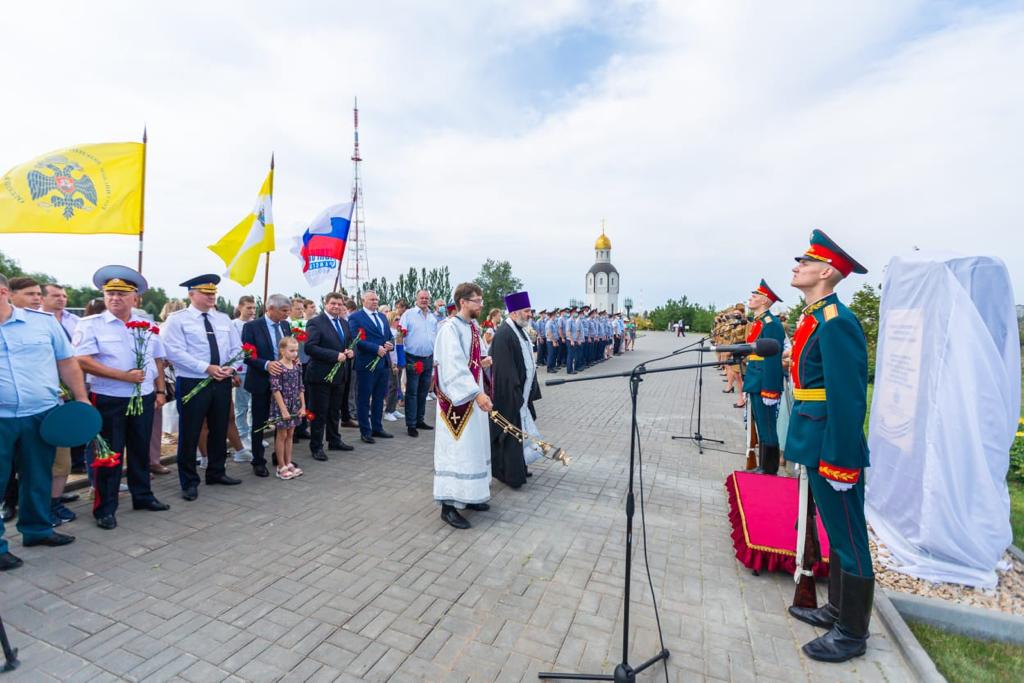 На Мамаевом кургане открыли памятный знак в честь воинов-ставропольцев