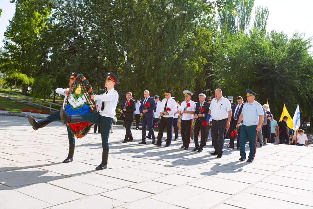 На Мамаевом кургане открыли памятный знак в честь воинов-ставропольцев