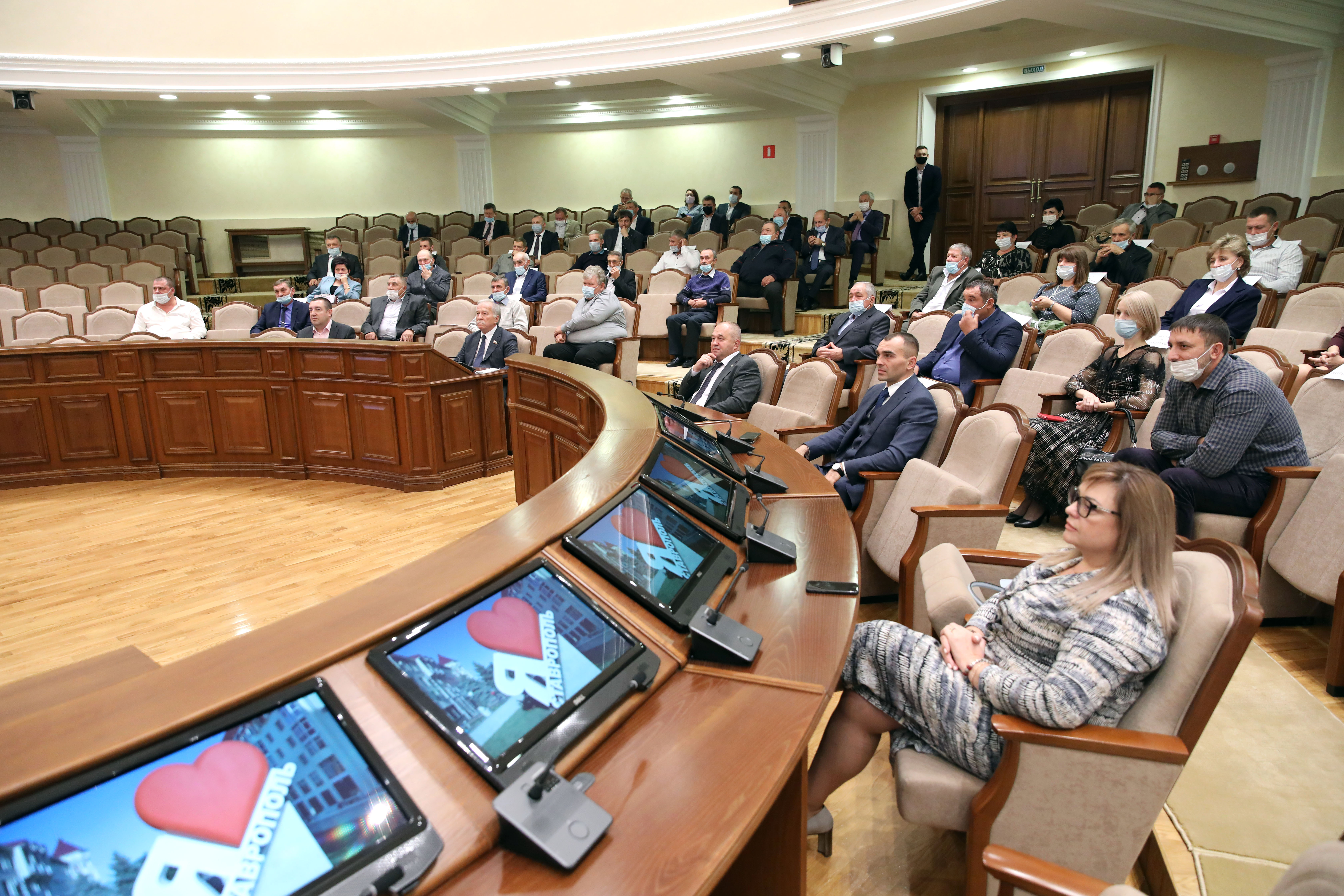 На Ставрополье вручили награды работникам дорожной и транспортной отраслей