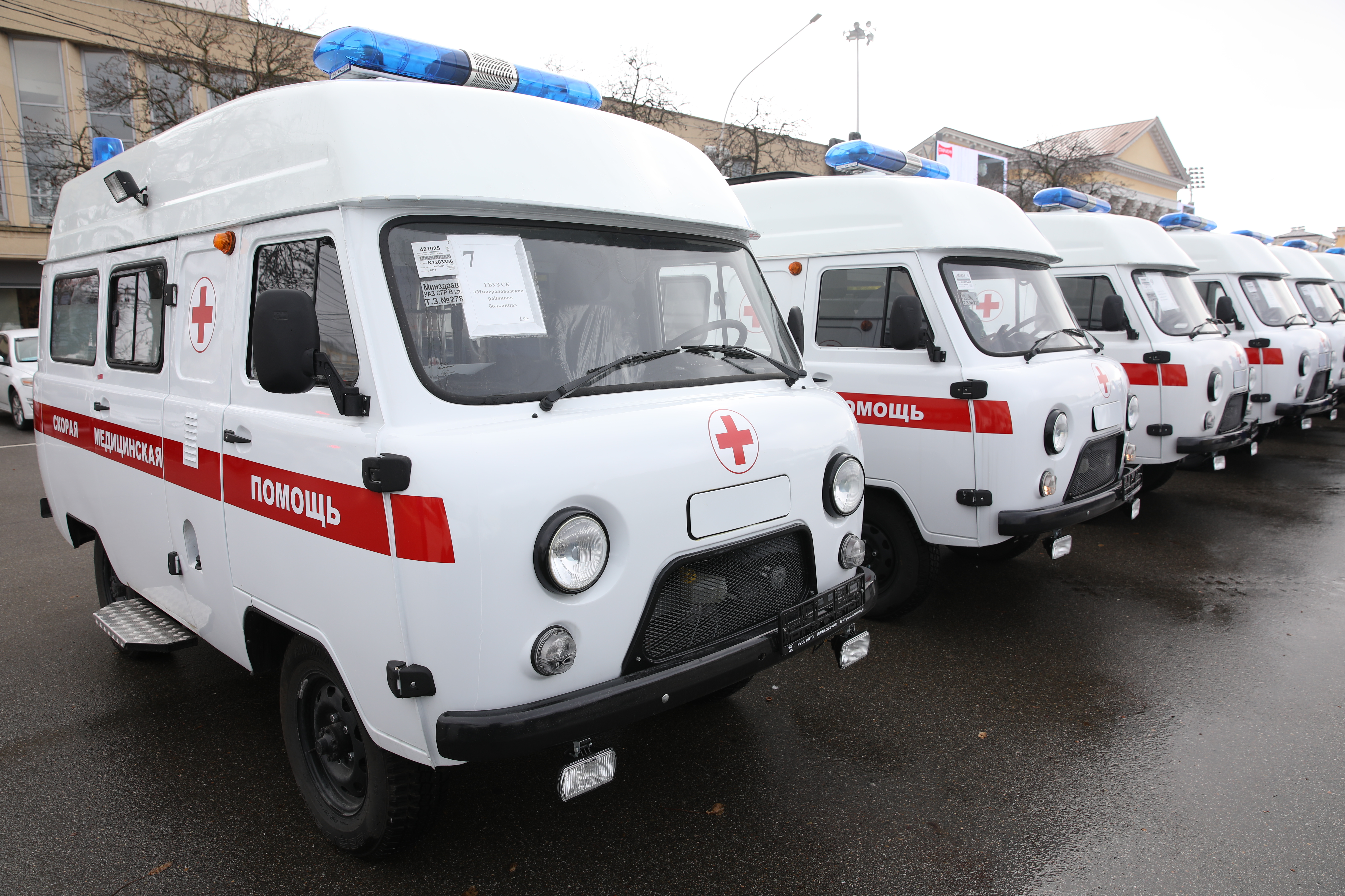 Районные больницы Ставрополья получили новые автомобили скорой помощи