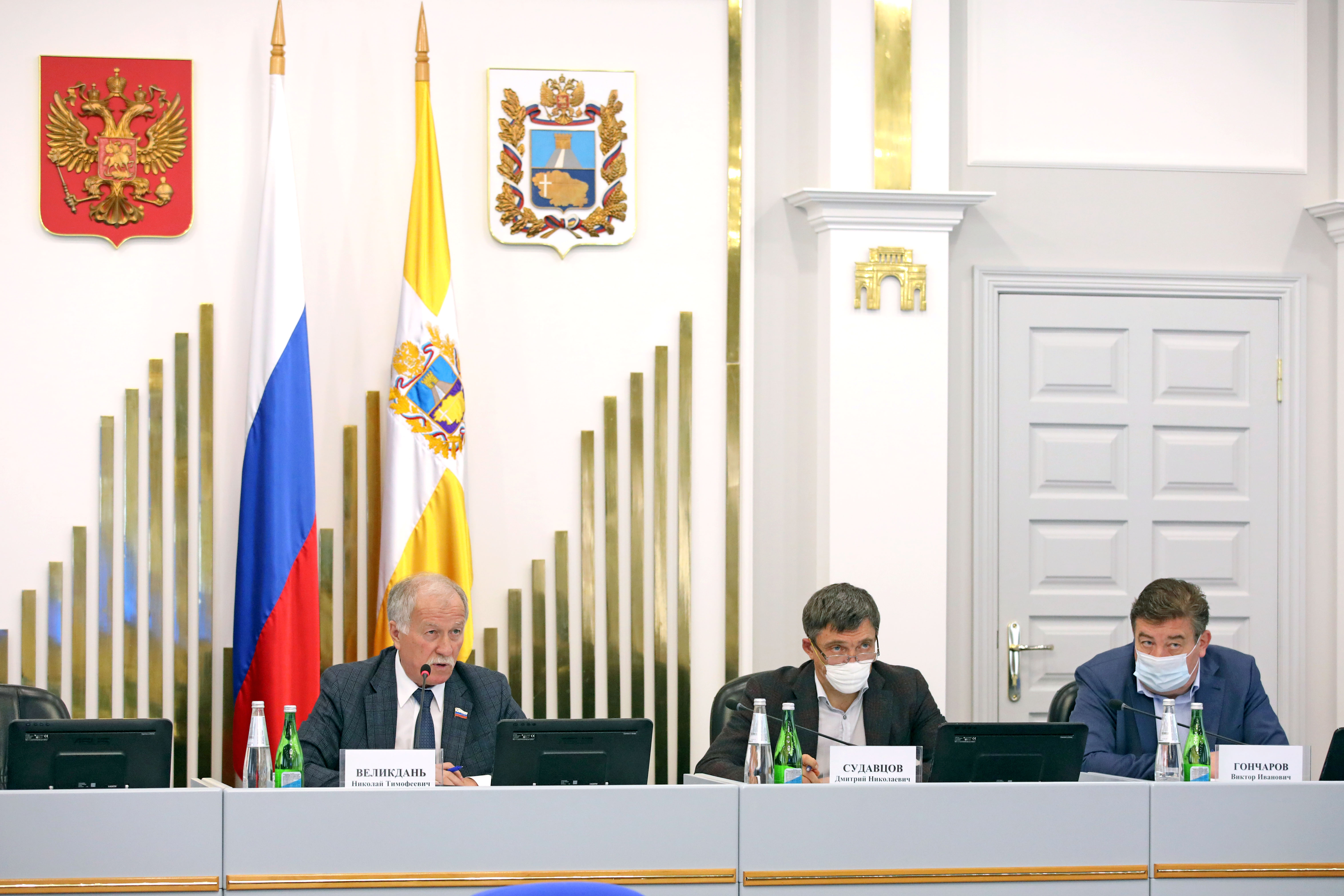 В Думе Ставропольского края предложили разрешить посещение общественных заведений только для вакцинированных