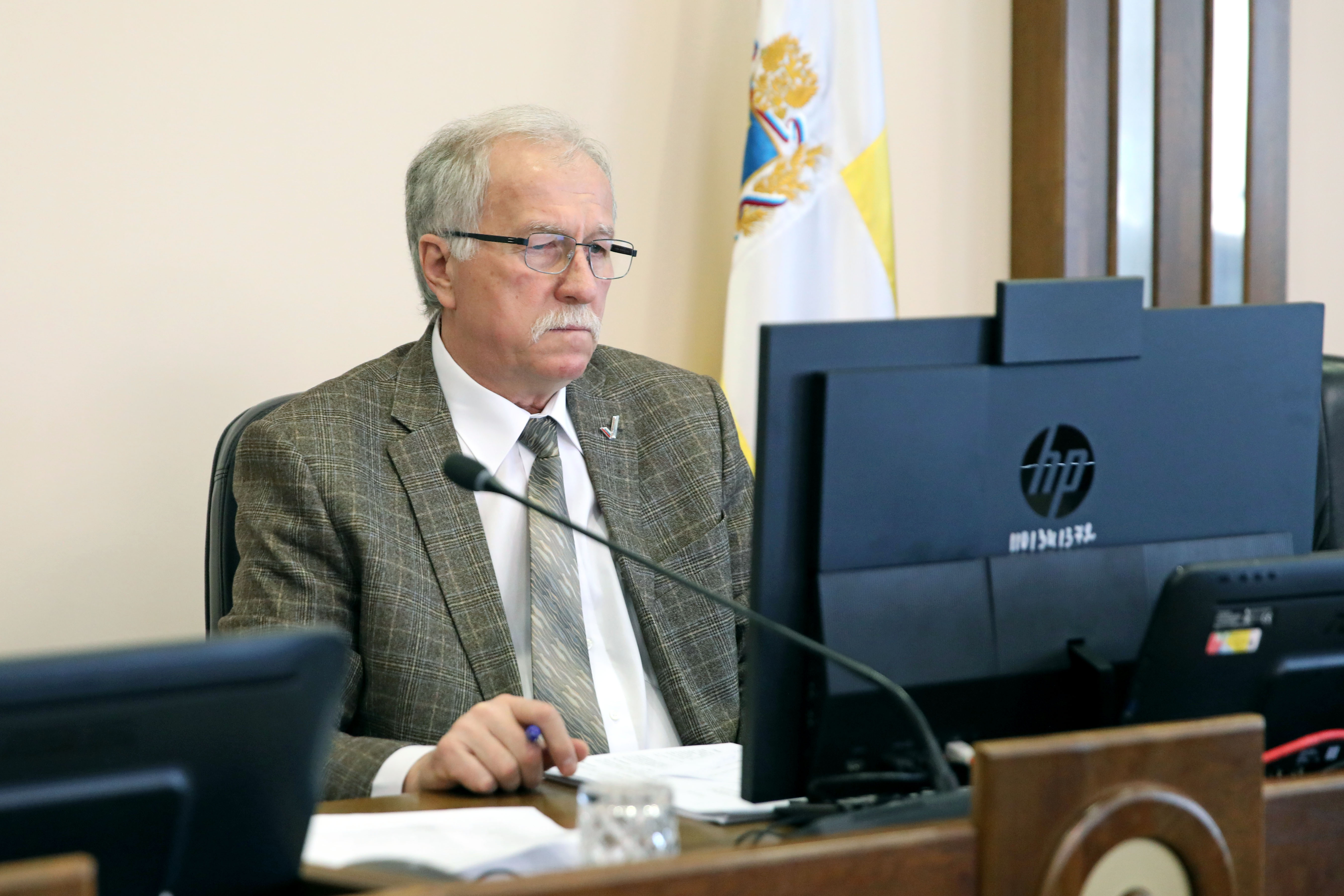 Николай Великдань призвал депутатов краевой Думы участвовать в волонтёрской работе на постоянной основе
