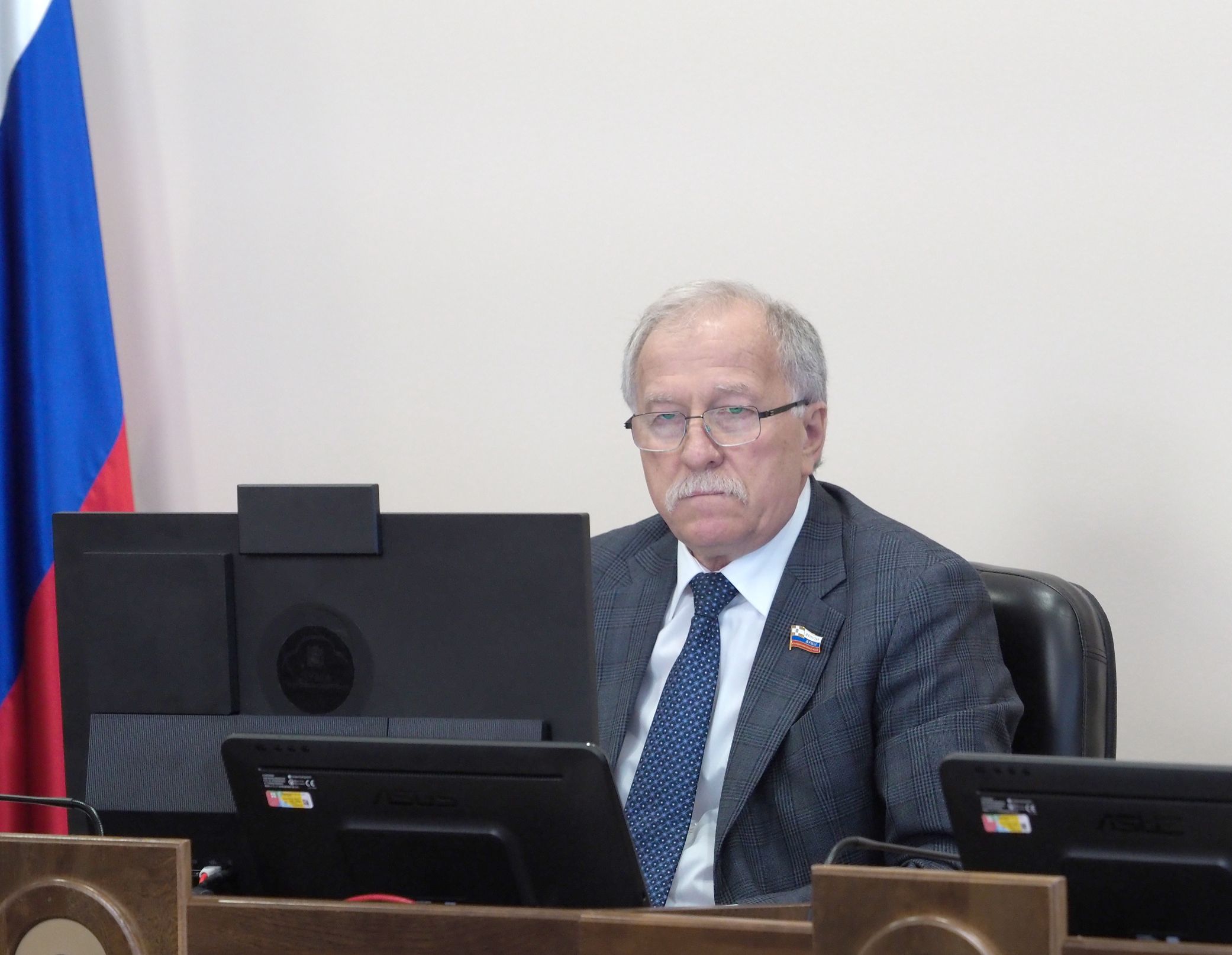 Председатель Думы края Николай Великдань поручил депутатам проверить цены на социально значимые продукты питания