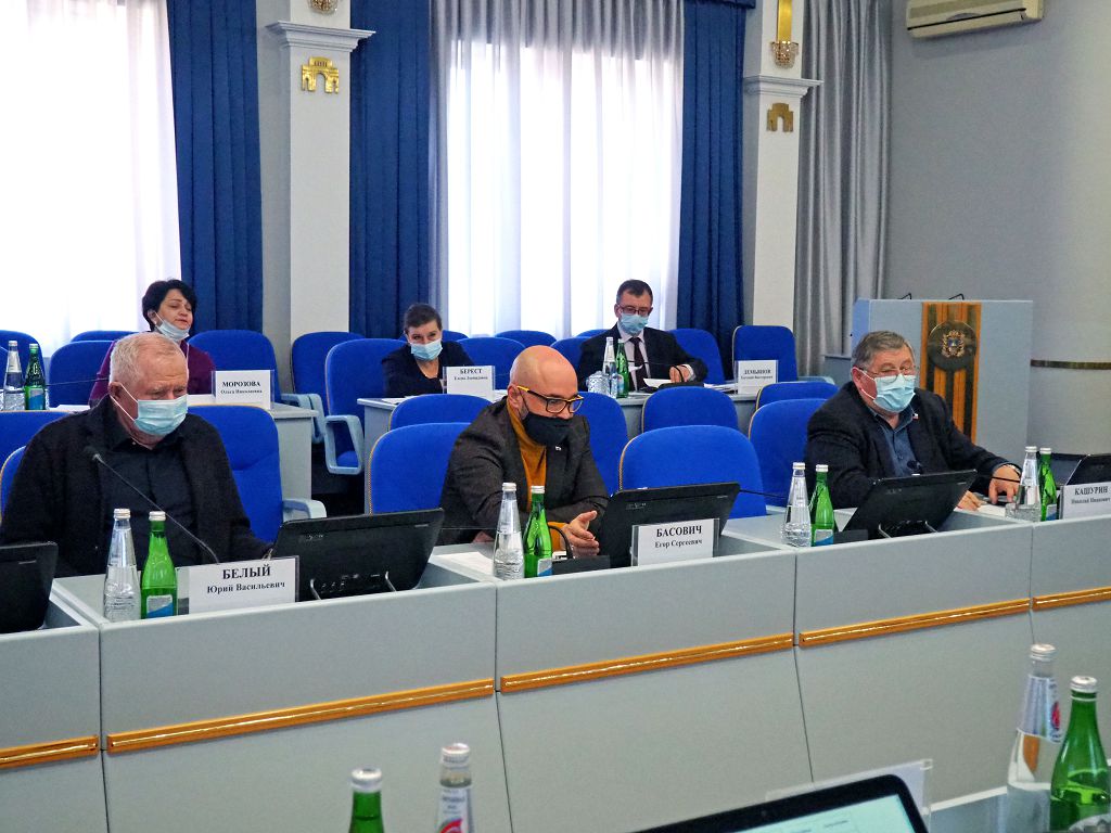 Депутаты работают над проектом закона о патриотизме, внесённым краевой прокуратурой