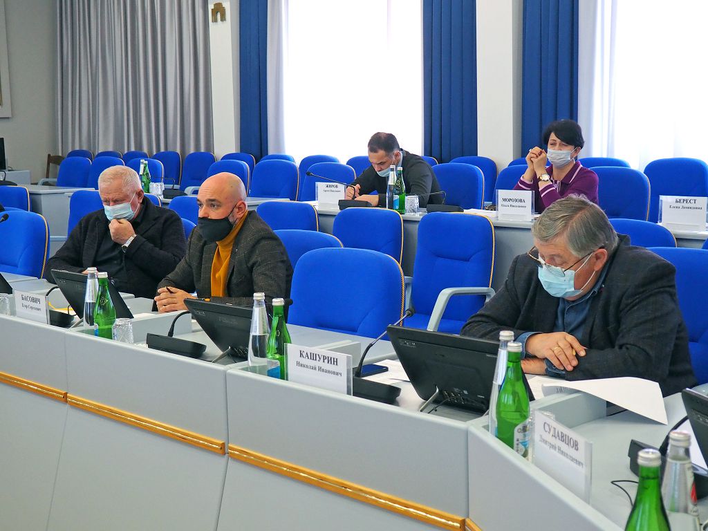 Депутаты работают над проектом закона о патриотизме, внесённым краевой прокуратурой