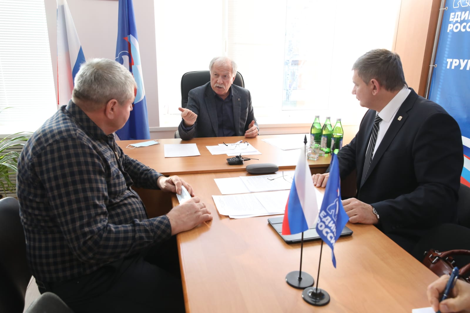 Николай Великдань провёл личный приём граждан