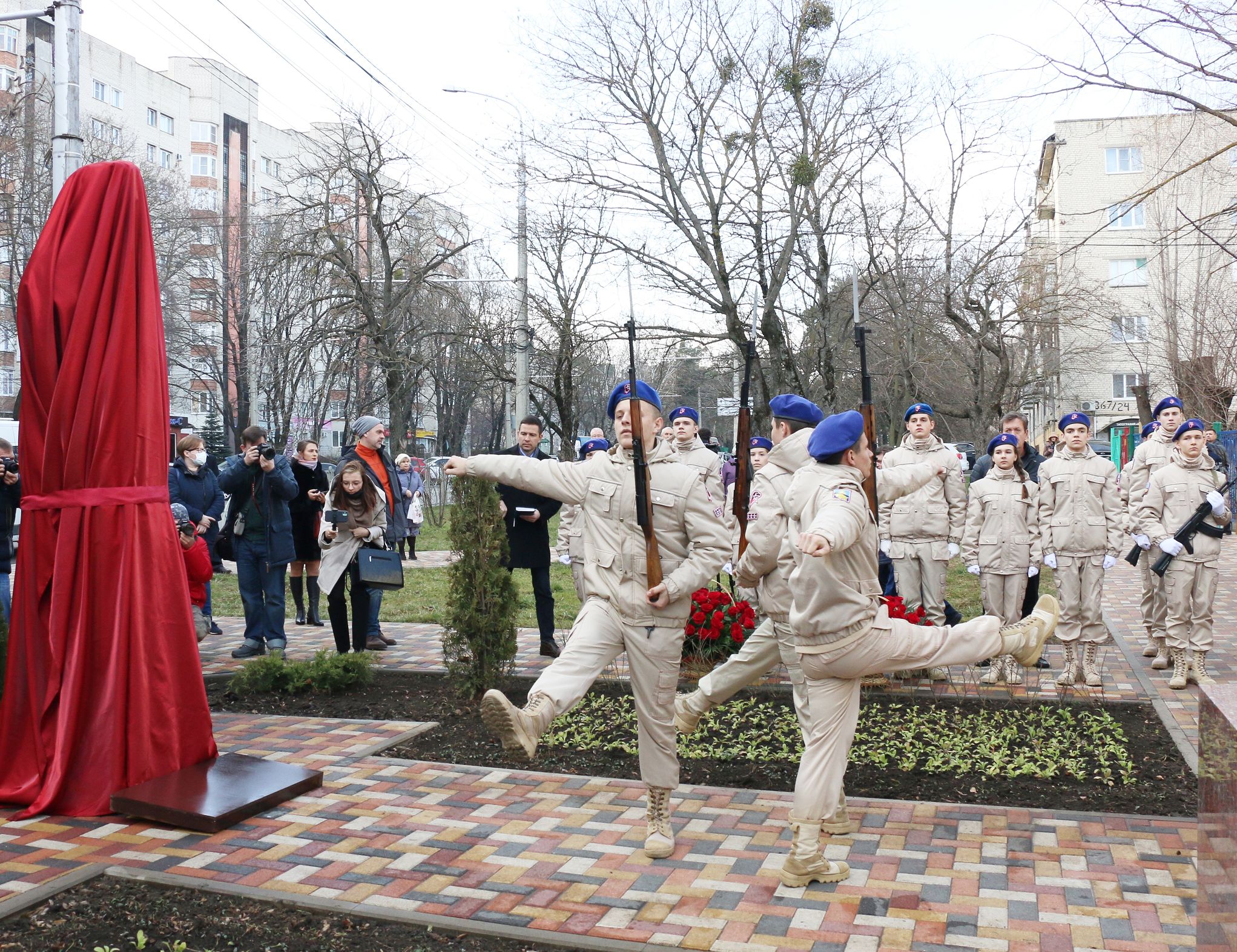 В краевом центре открыт памятник ставропольскому разведчику