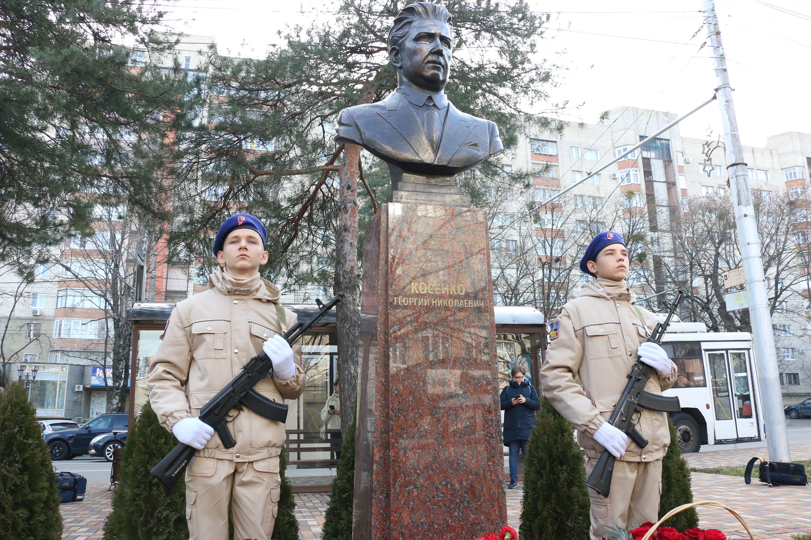 В краевом центре открыт памятник ставропольскому разведчику