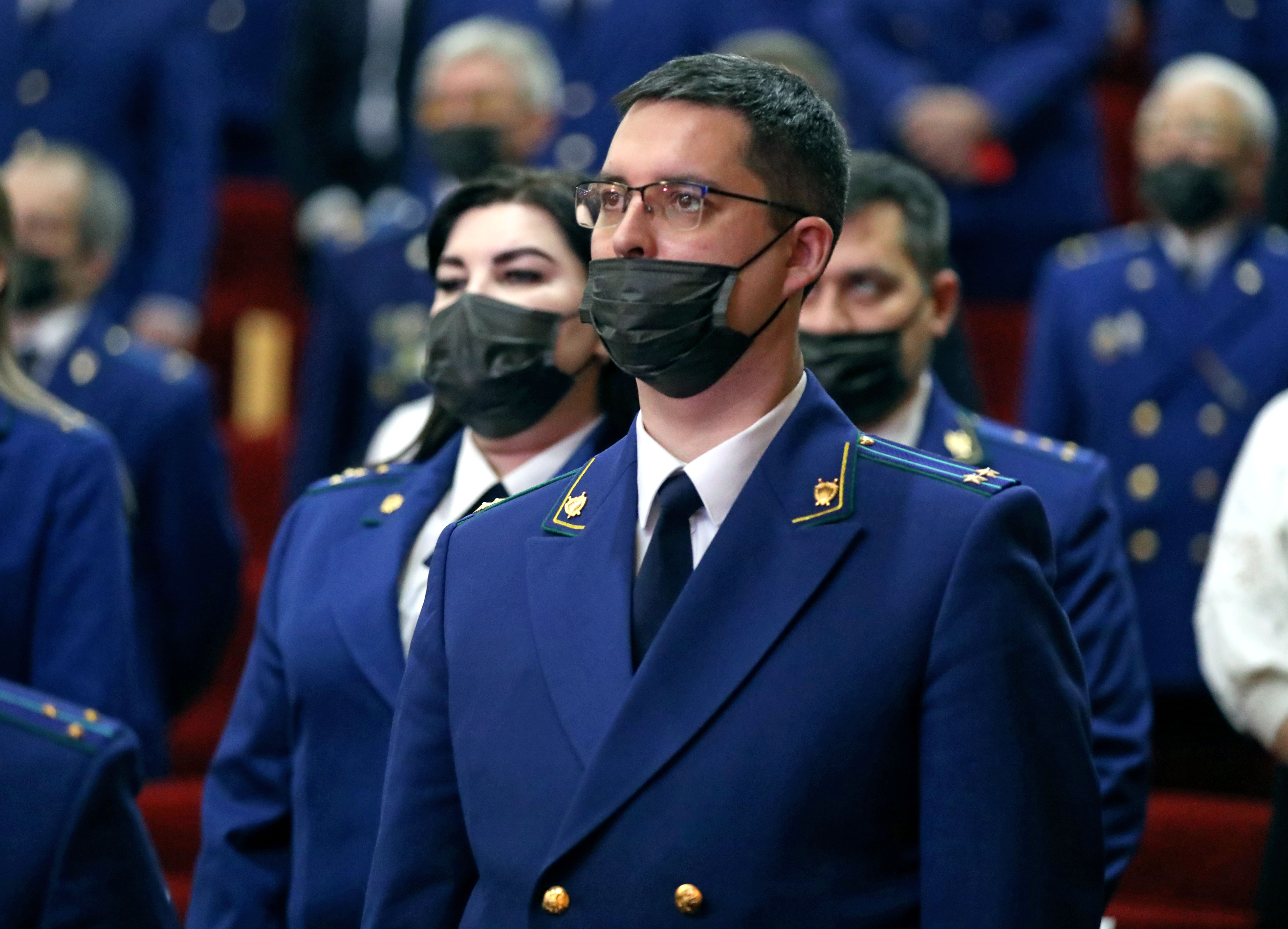 Николай Великдань вручил награды Думы Ставропольского края работникам прокуратуры