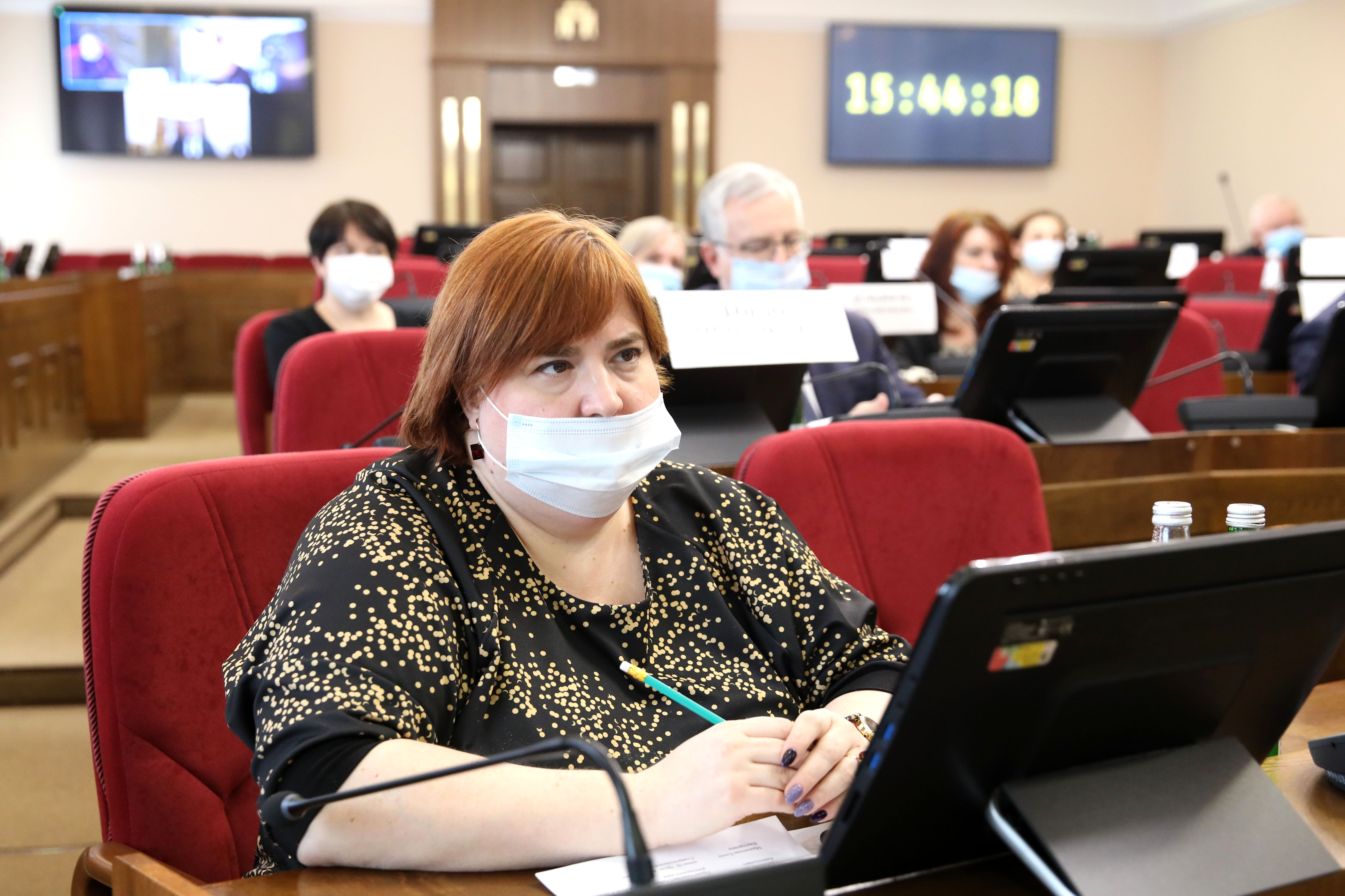 Работа системы долговременного ухода за пожилыми и инвалидами - на депутатском контроле