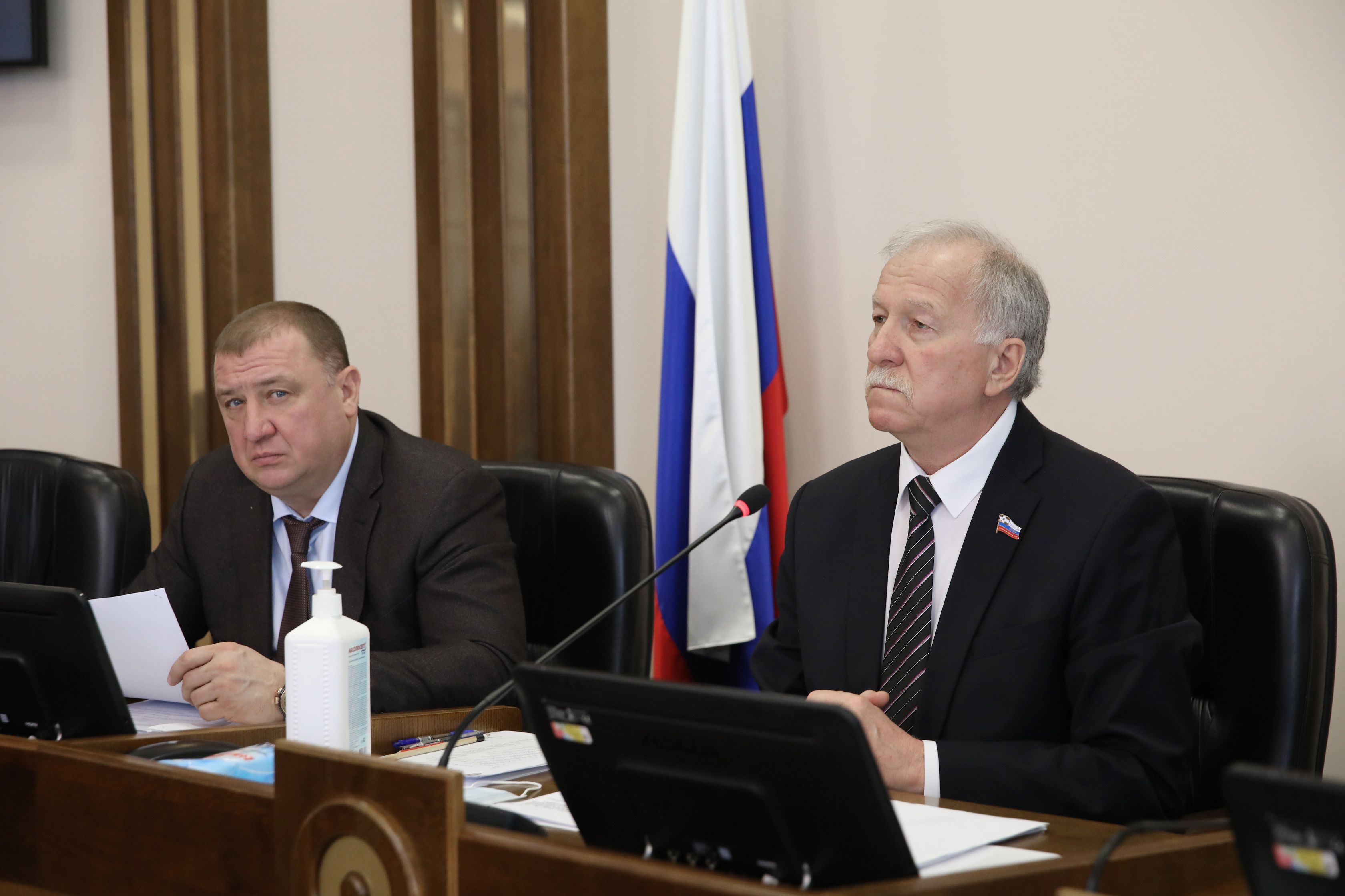 На январском заседании Думы депутаты приняли изменения в краевой бюджет на 2022 год