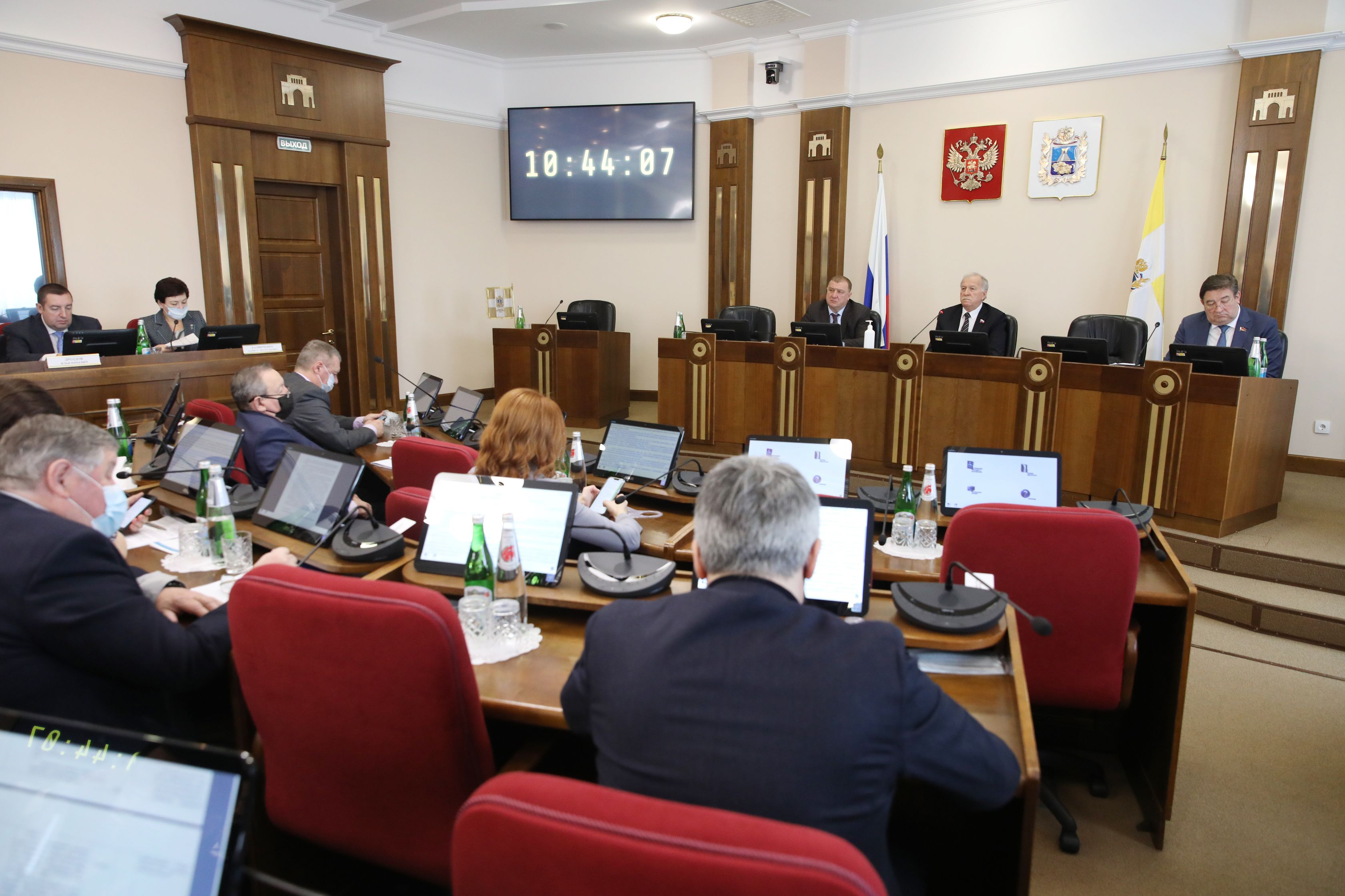 Дума Ставропольского края провела первое в 2022 году заседание