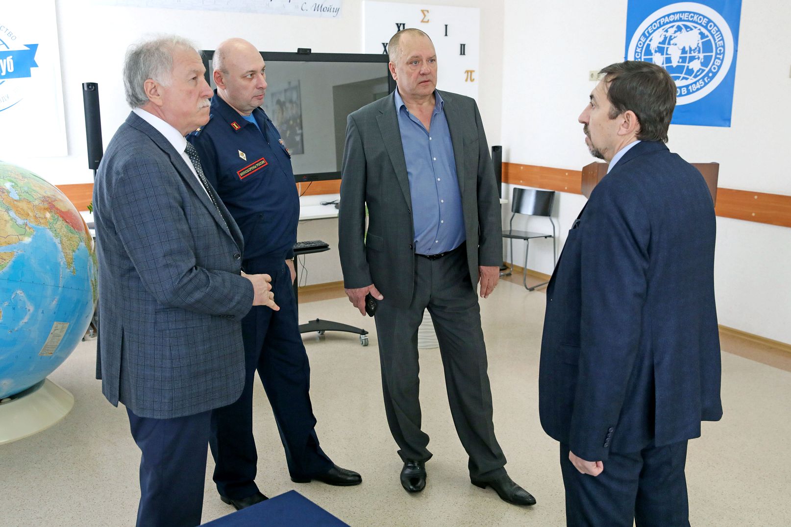 Николай Великдань посетил Ставропольское президентское кадетское училище