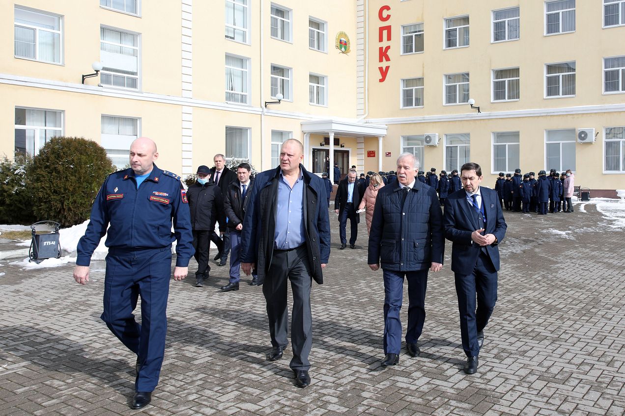 Николай Великдань посетил Ставропольское президентское кадетское училище