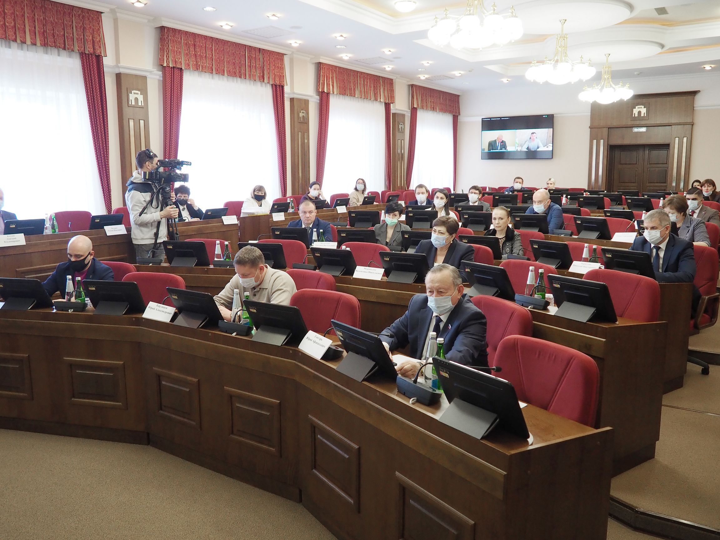 В краевой Думе рассмотрели итоги работы МФЦ в 2021 году