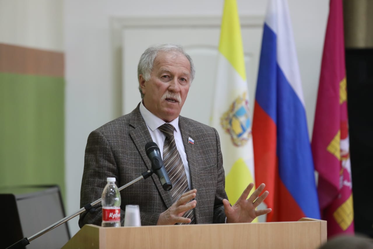Спикер Думы призвал муниципалитеты активнее участвовать в исполнении наказов избирателей