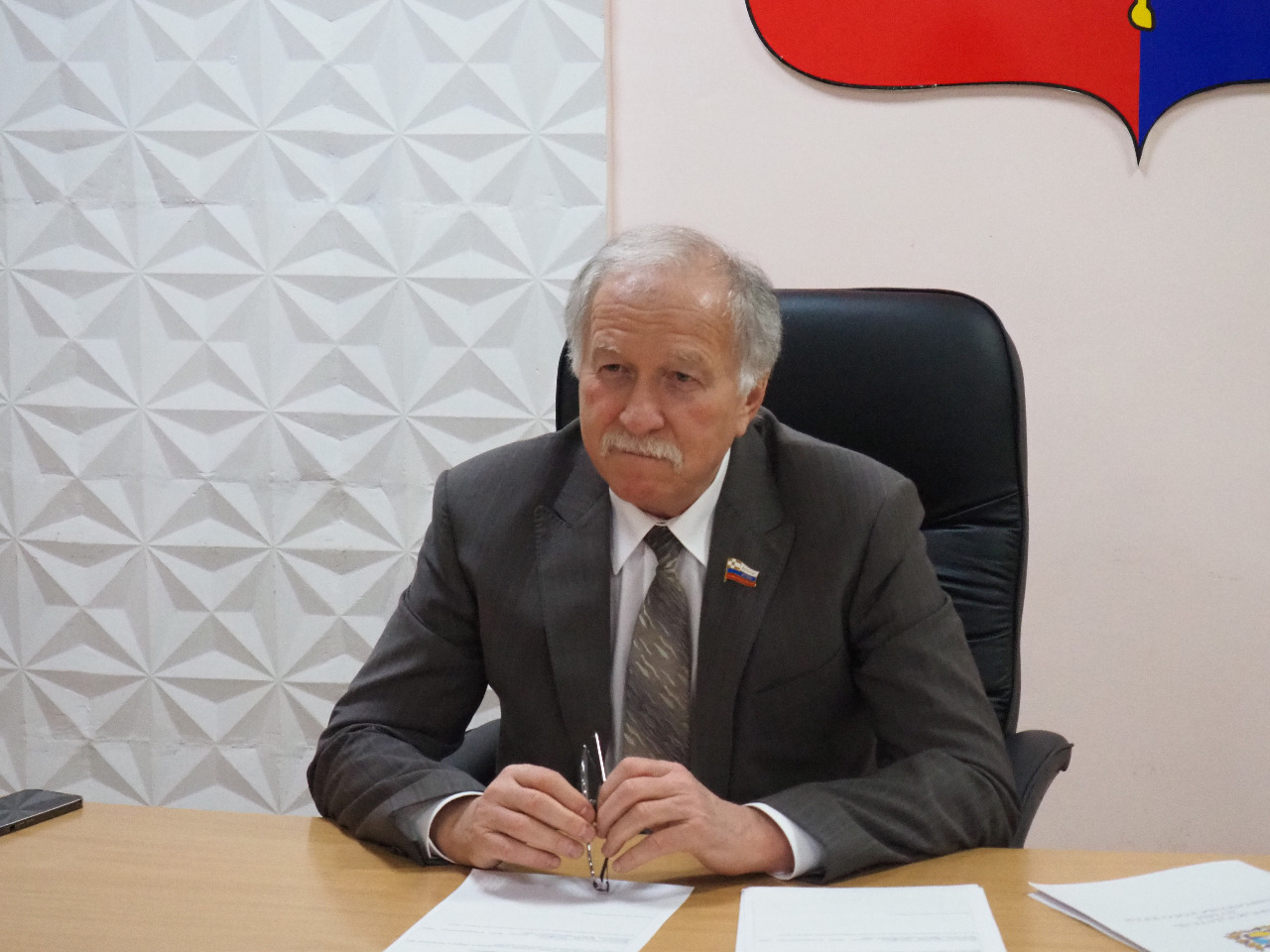 Николай Великдань провёл личный приём граждан в Труновском муниципальном округе