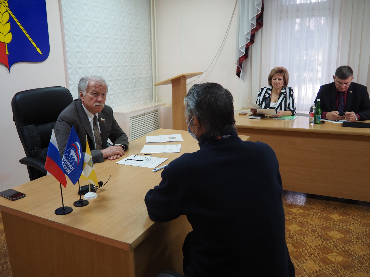 Николай Великдань провёл личный приём граждан в Труновском муниципальном округе