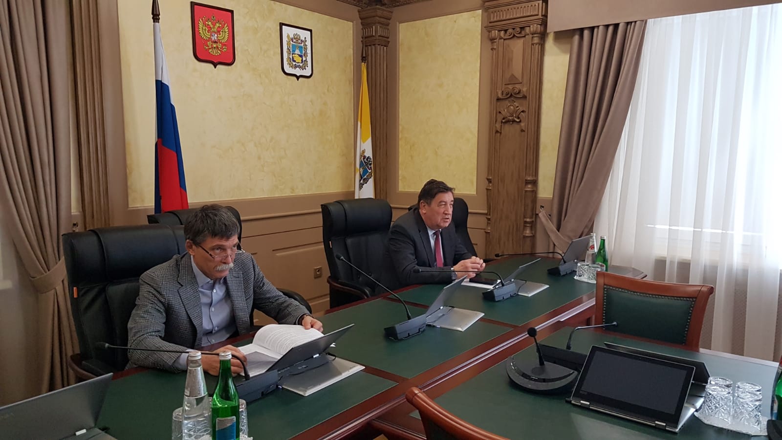 На парламентских слушаниях обсудили развитие топливно-энергетического комплекса страны