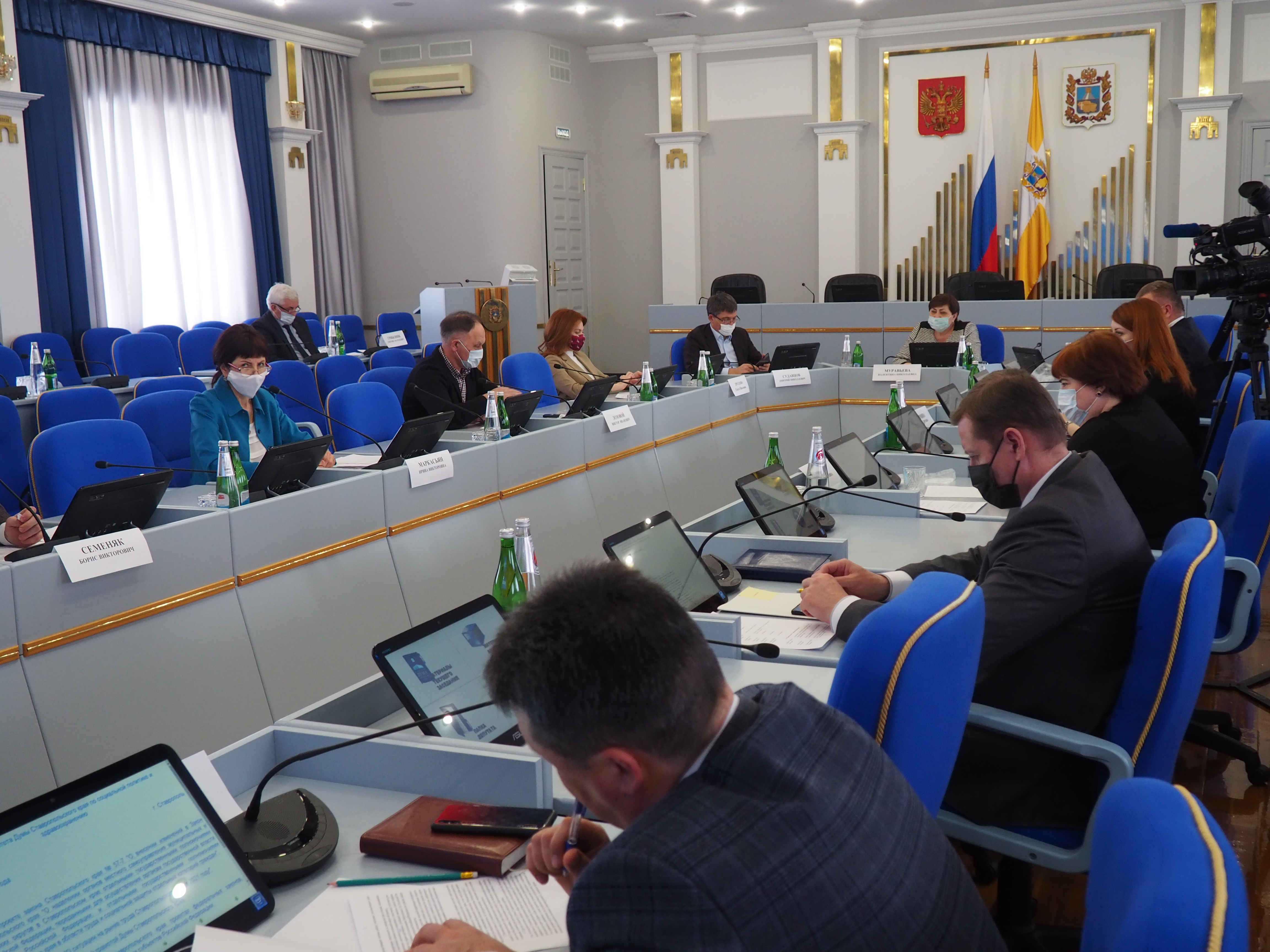 Депутаты держат на контроле ситуацию на рынке труда Ставрополья