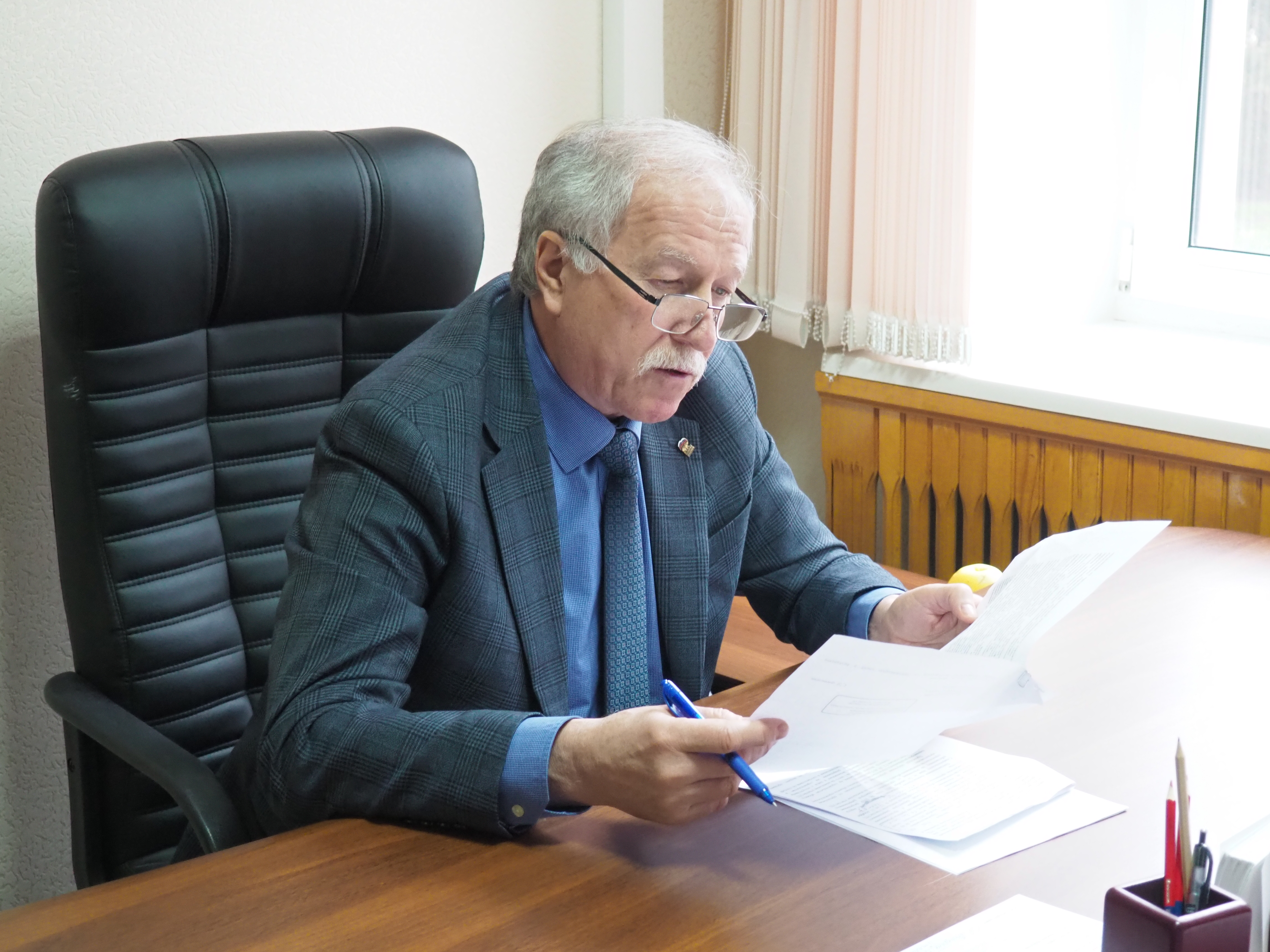 Председатель Думы Ставропольского края Николай Великдань провел приём граждан