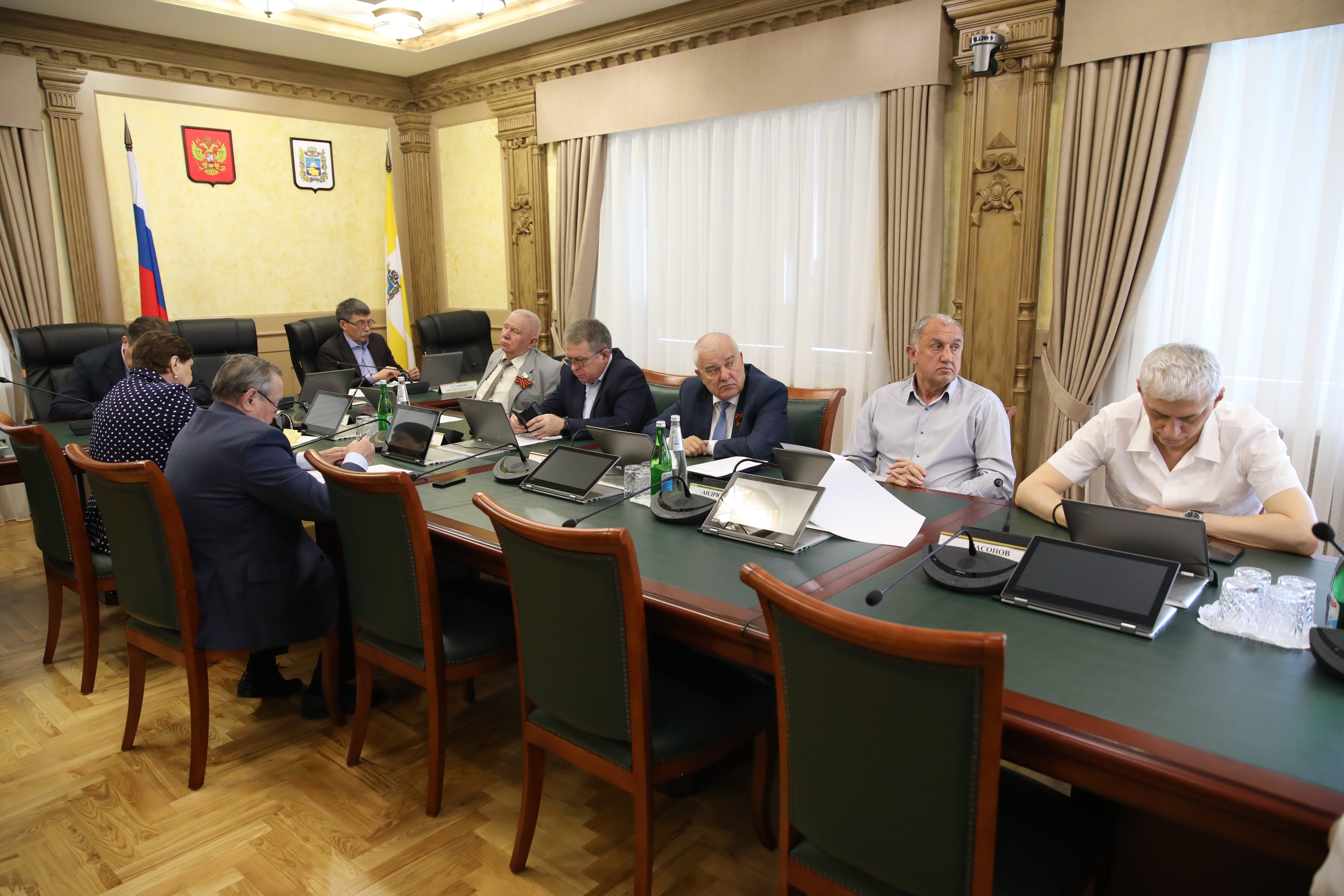Краевые депутаты готовы к изменению регионального законодательства для поддержки экономики в условиях санкций