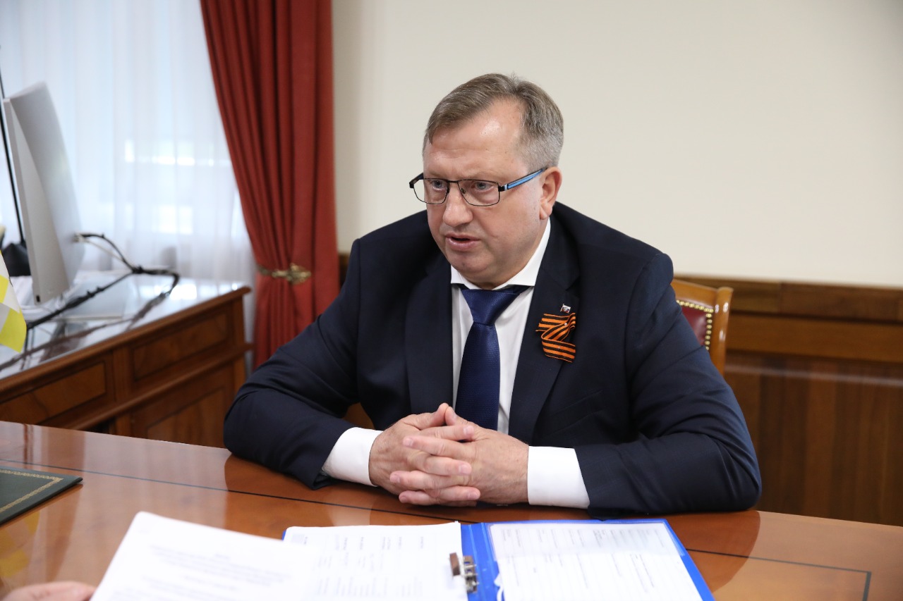 Николай Великдань встретился с руководством компании «Россети Северный Кавказ»