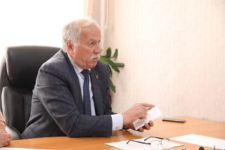 Николай Великдань провёл личный приём граждан в Ипатовском городском округе
