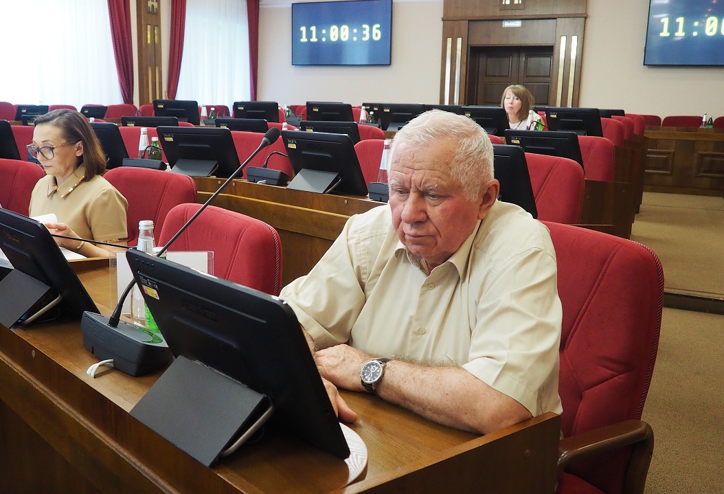 Депутаты работают над изменениями краевого законодательства в сфере охраны окружающей среды и недропользования