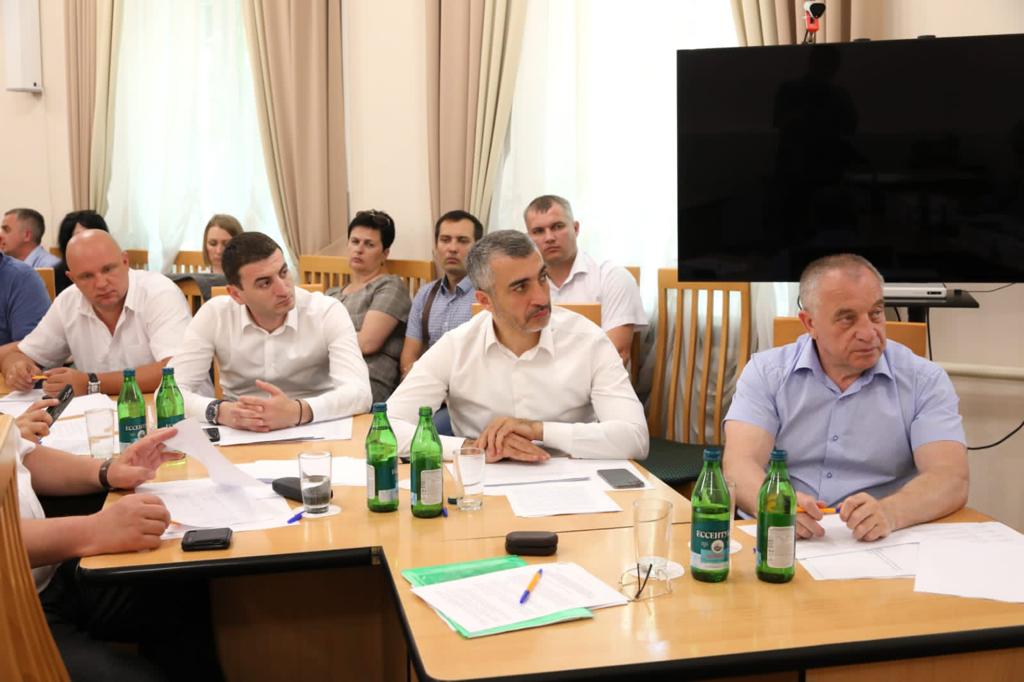 Законодатели Ставрополья призвали ускорить исполнение краевых программ по благоустройству и развитию ЖКХ