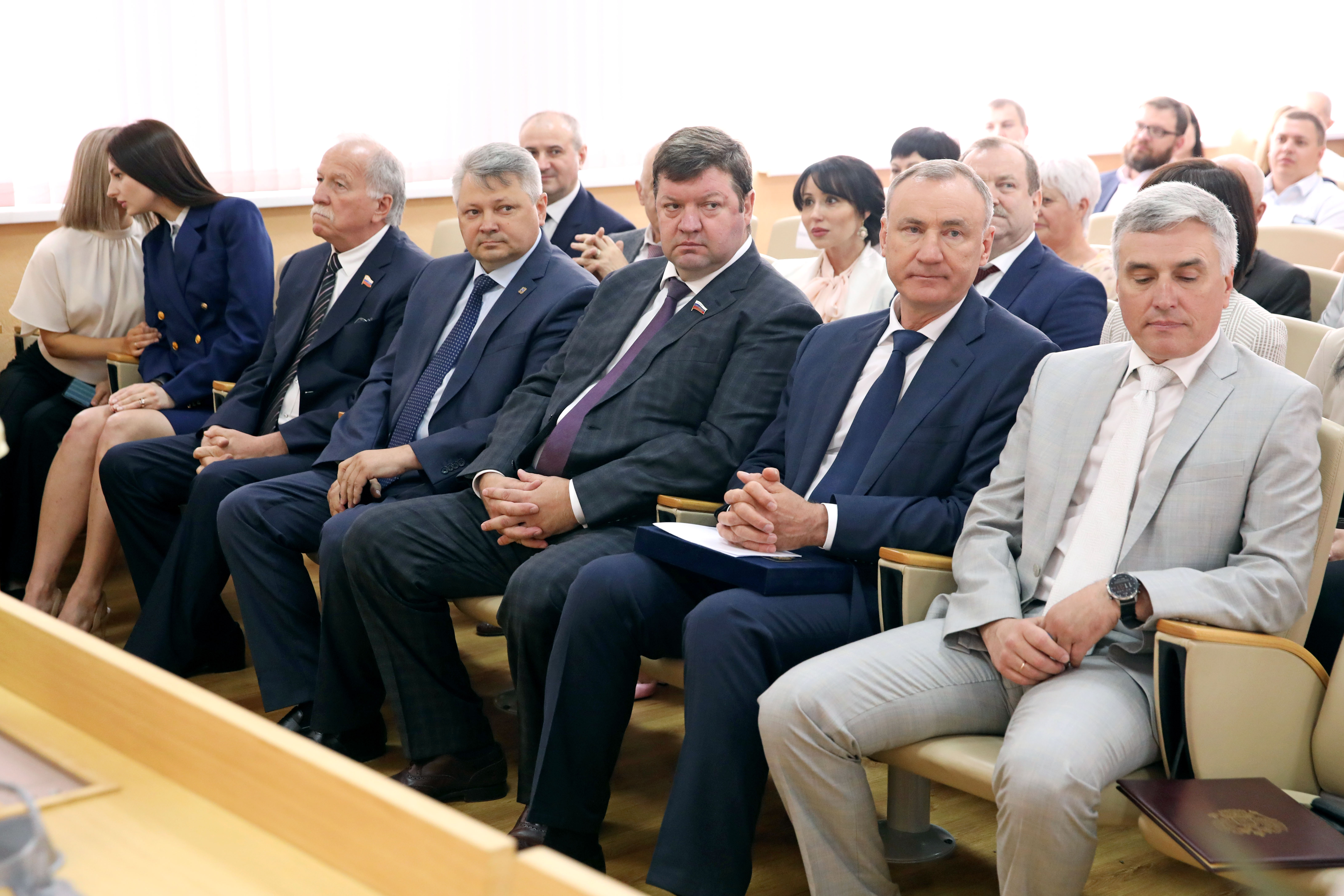 Николай Великдань поздравил с 30-летием коллектив Арбитражного суда Ставропольского края